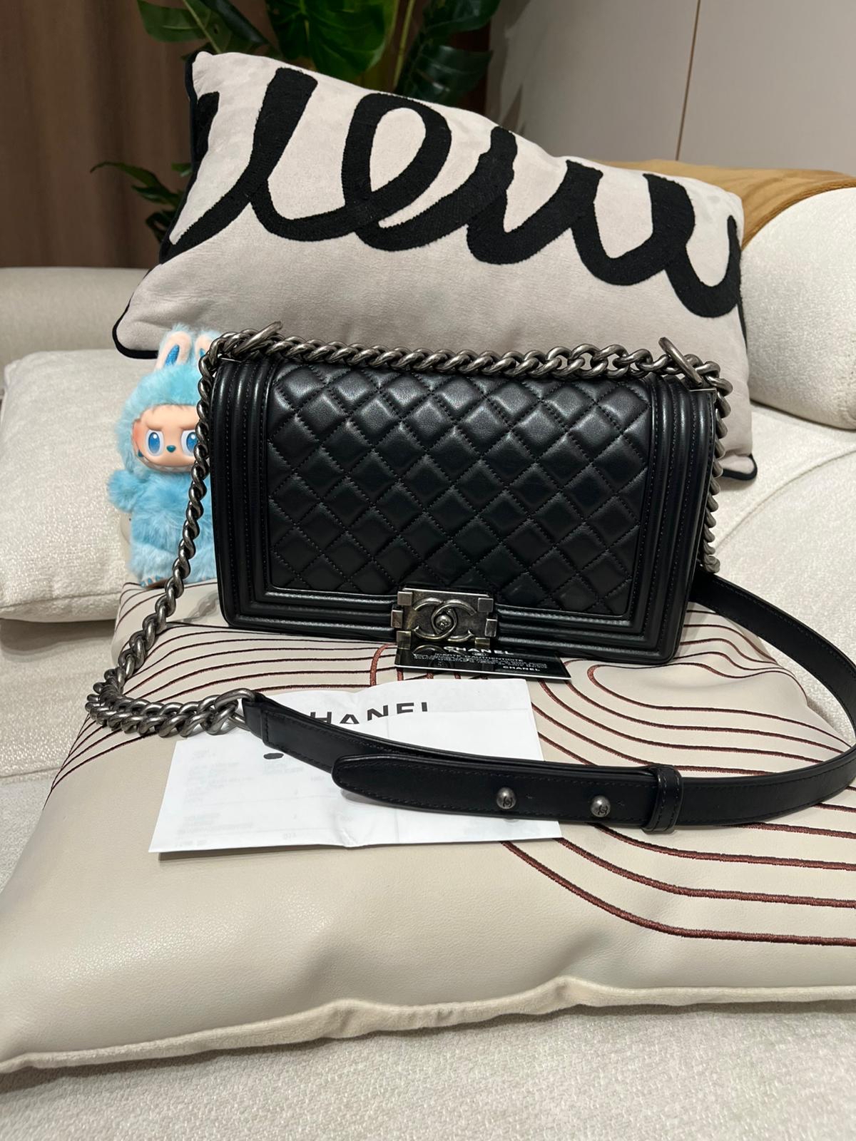 Chanel boy 25cm A67086 黑色小牛皮復古銀扣 100%Authentic,95%new ✅香港專門店收據✅26card✅dust bag✅box