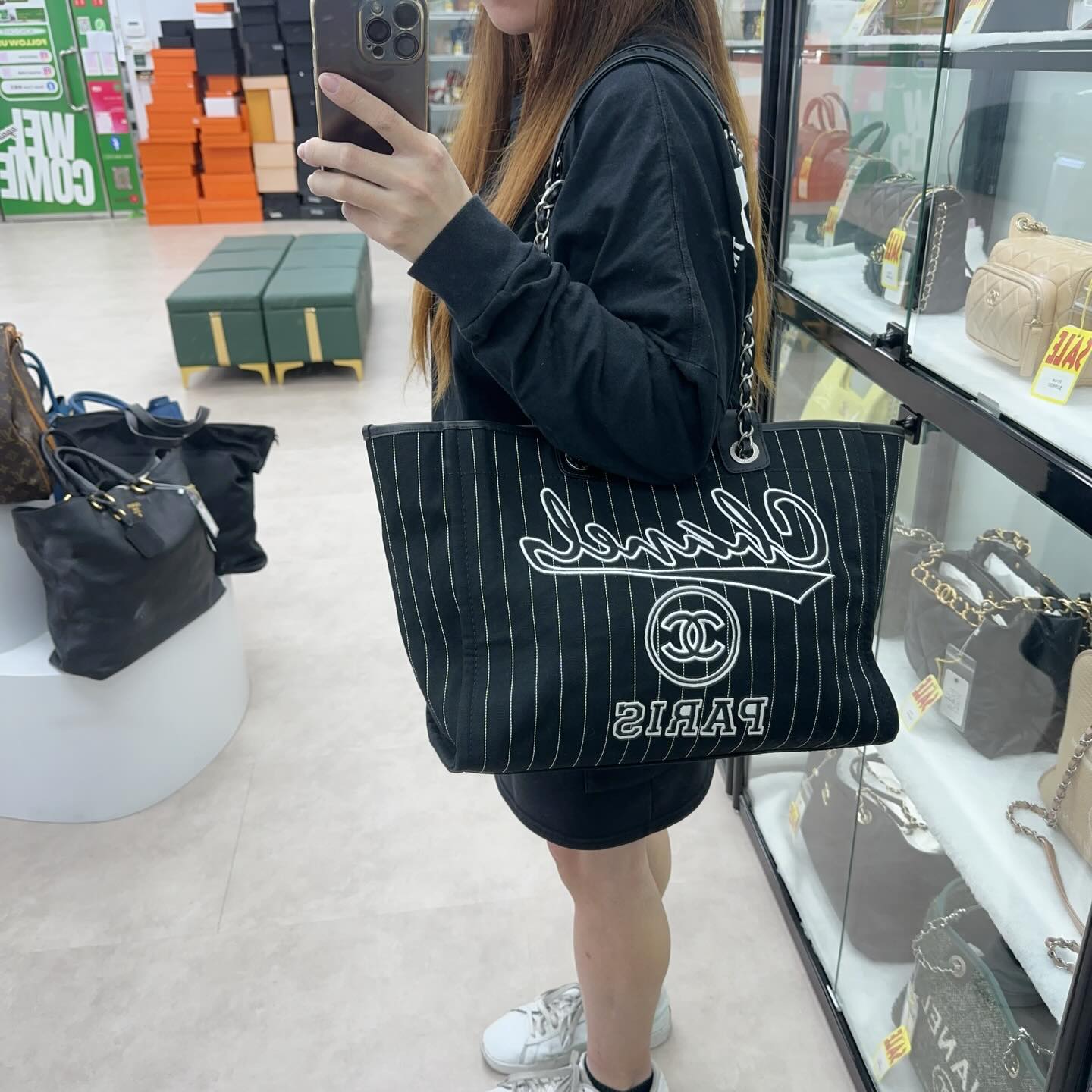 CHANEL 🤍PRE OWNED 23P Deauville 黑白色銀扣沙灘Tote bag 晶片款🖤 