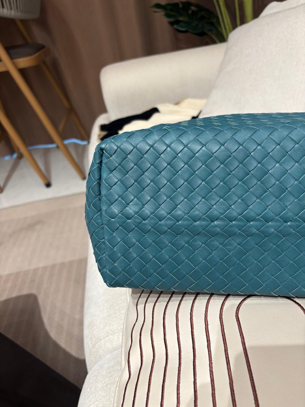 Bottega Veneta BV Shoulder Bag 100%Authentic, 99%New ✅Dust bag