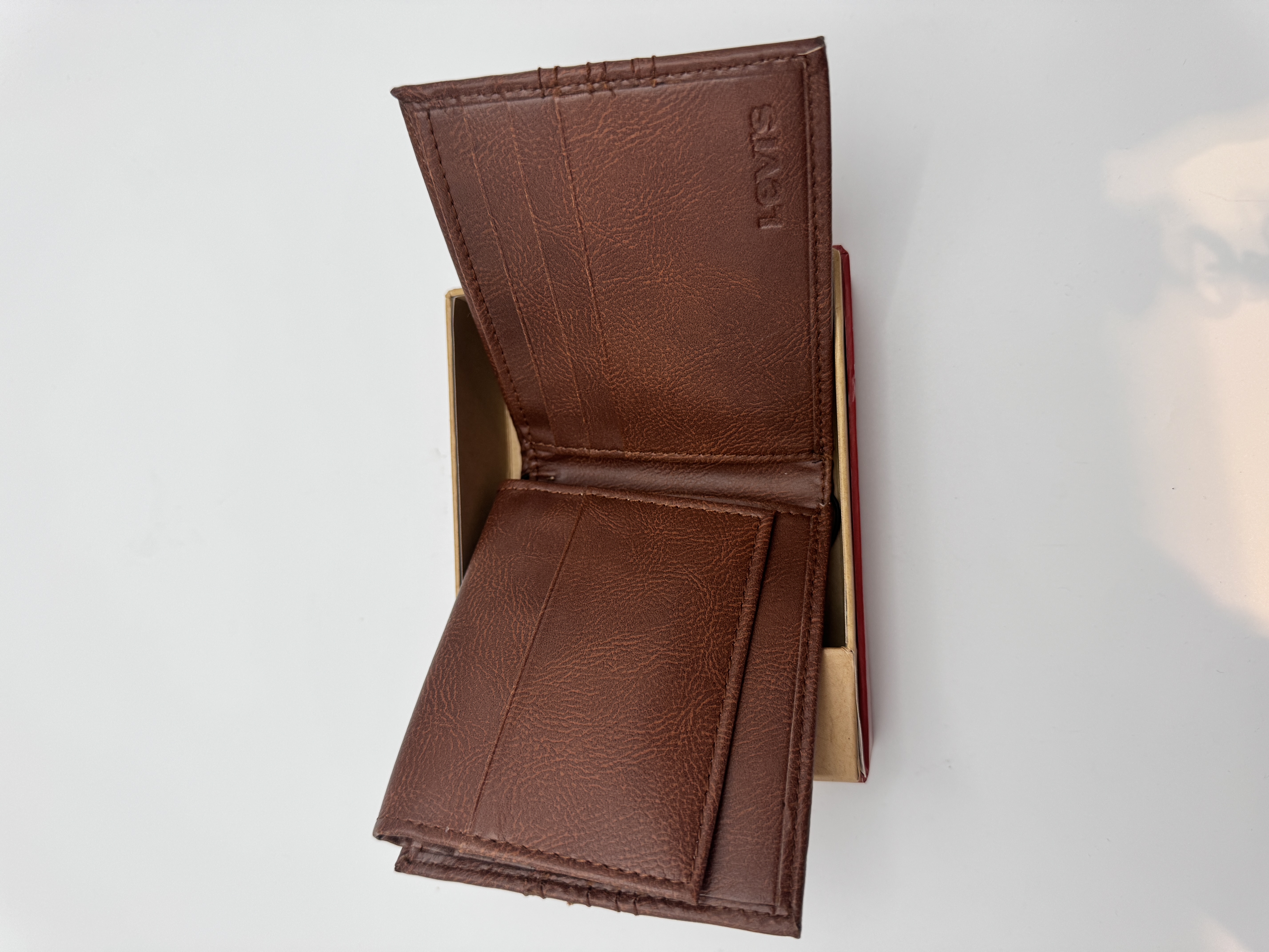  Levi’s 啡色皮銀包（香港現貨）