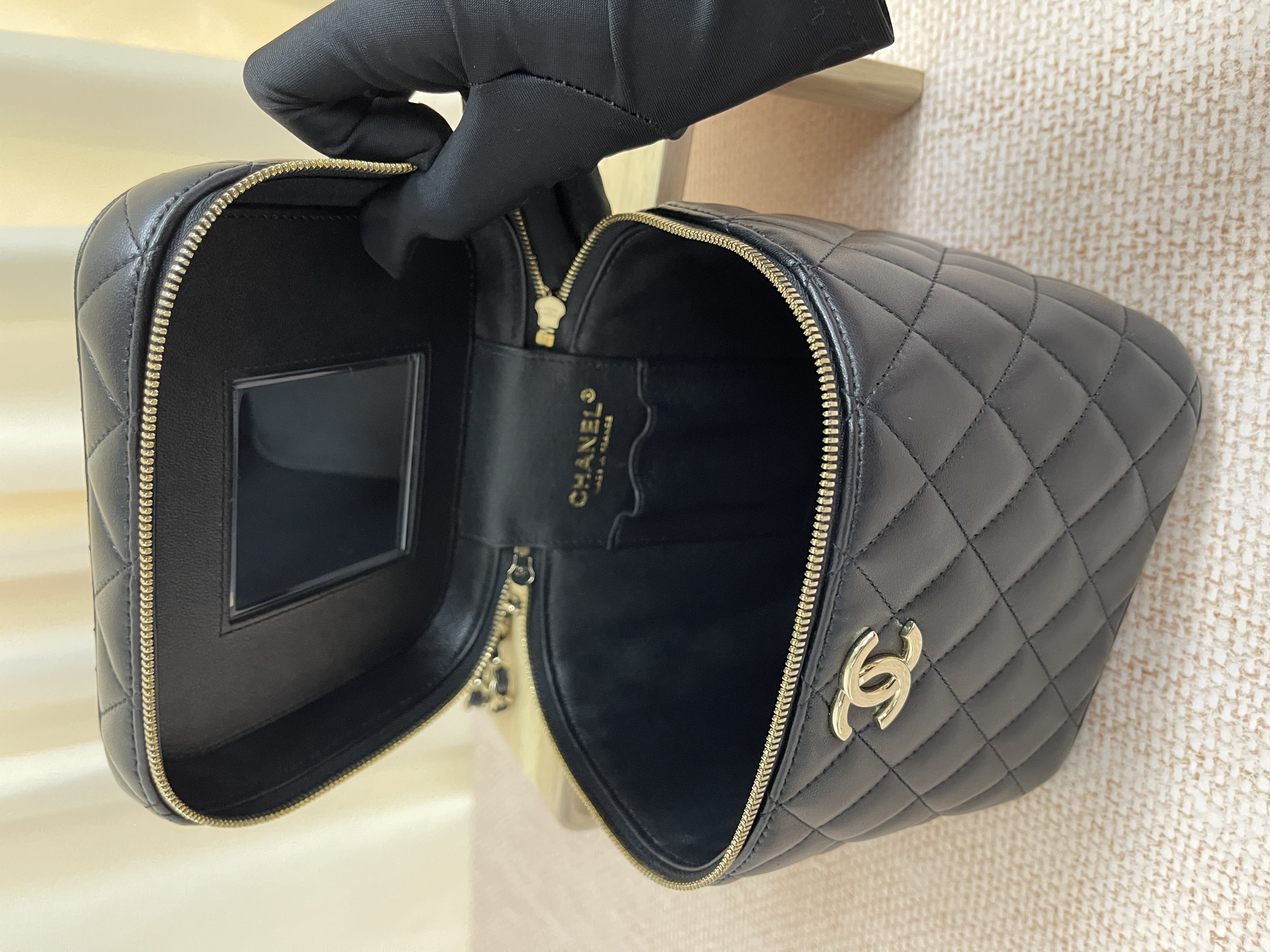 Pre-owned Chanel vanity case / 26NY101