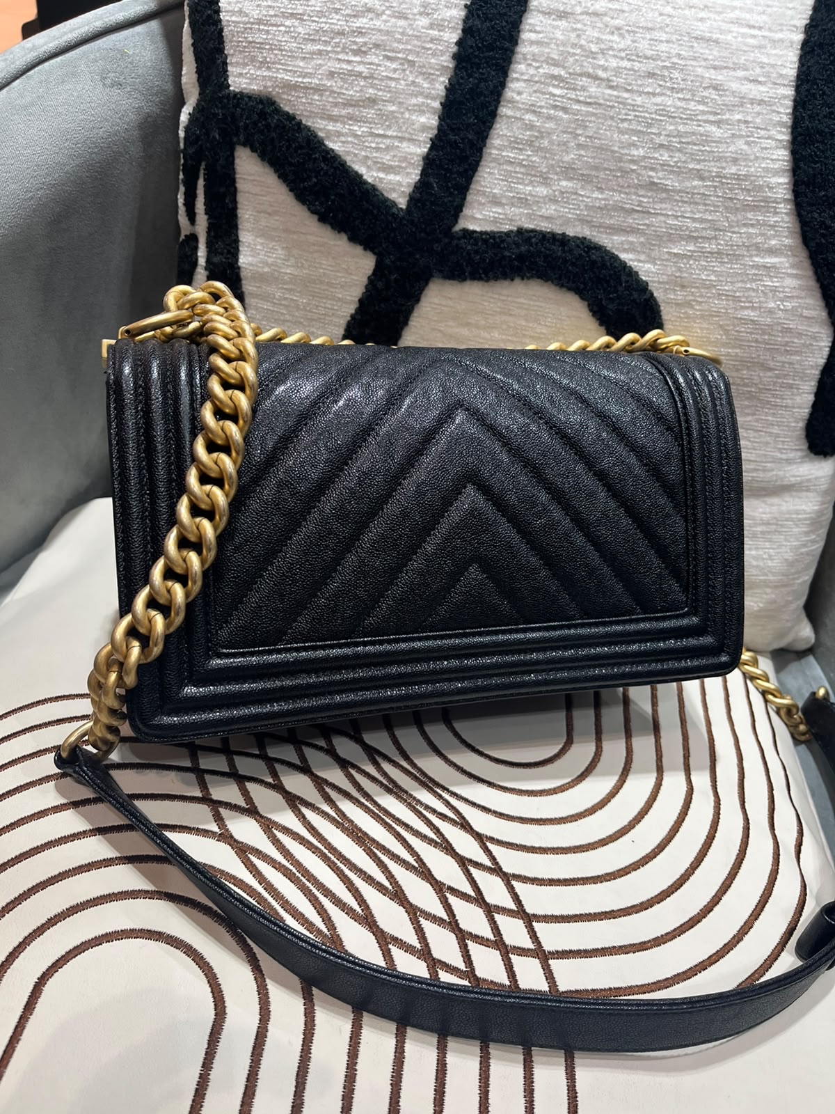 Chanel boy medium 黑色魚子醬牛皮 100%Authentic,90%New ✅貼✅塵袋