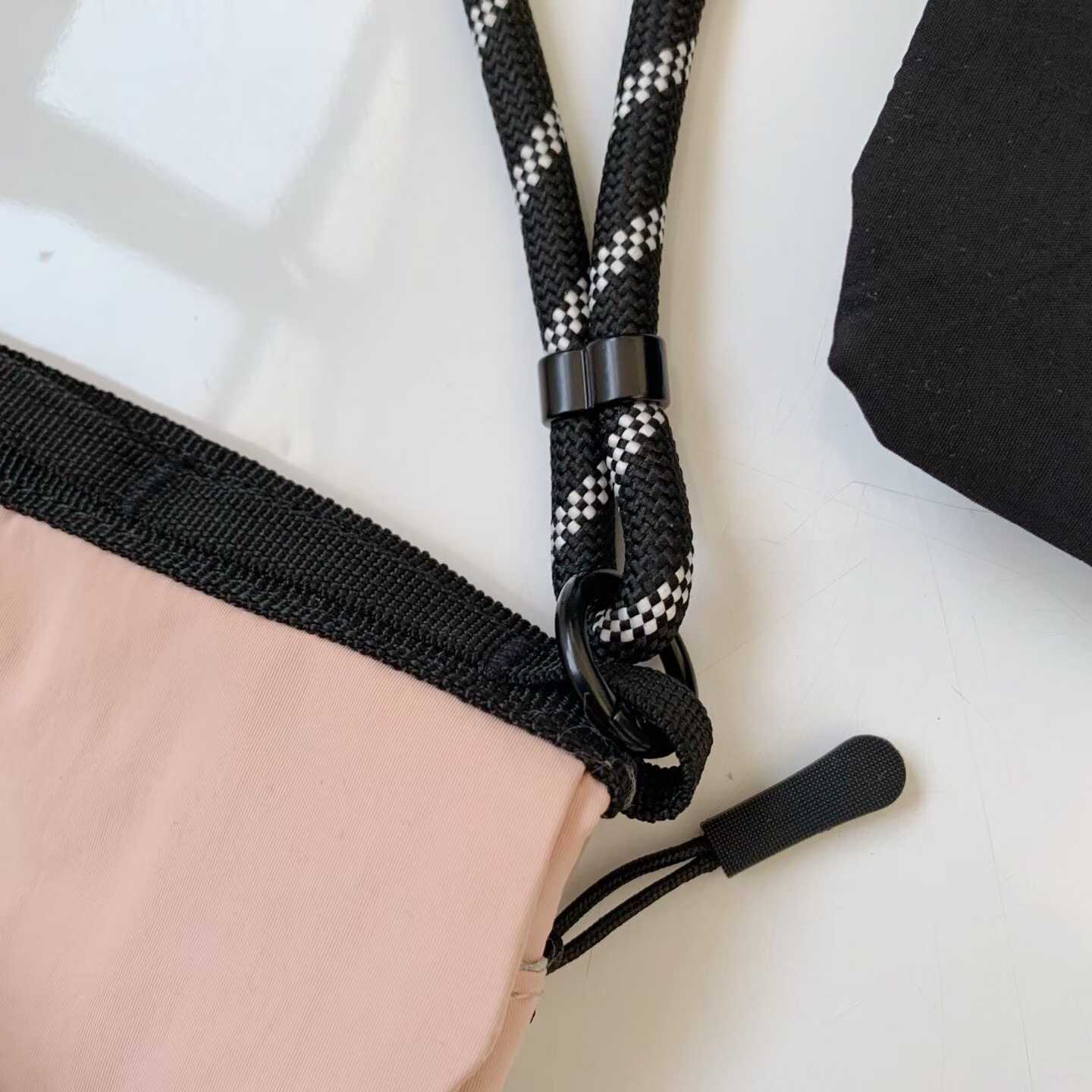 預訂 Danton斜揹包 [貨號26A1455]