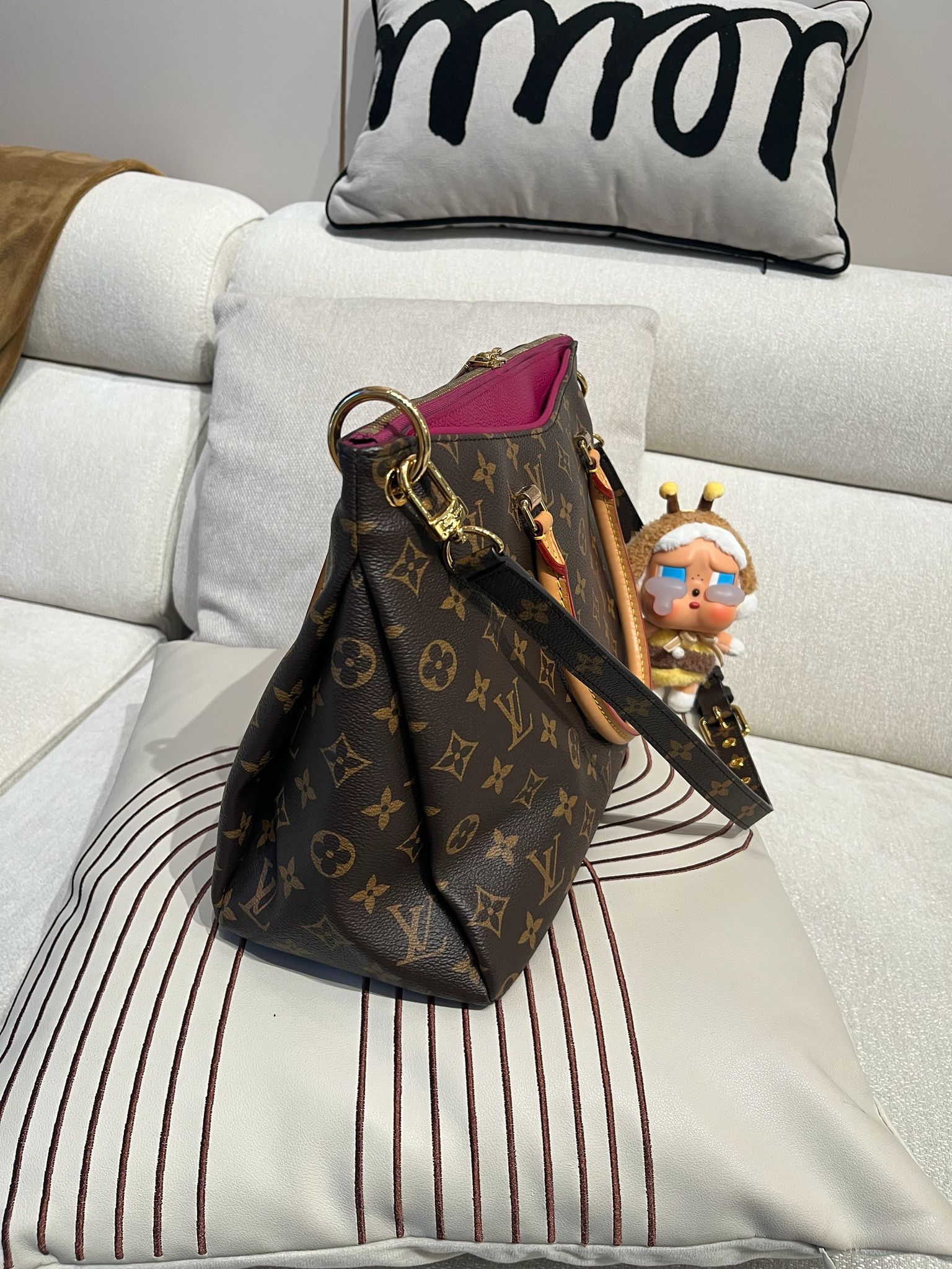 LV Pallas MM Monogram 100%Authentic, 98%New ✅Strap ✅Dust bag