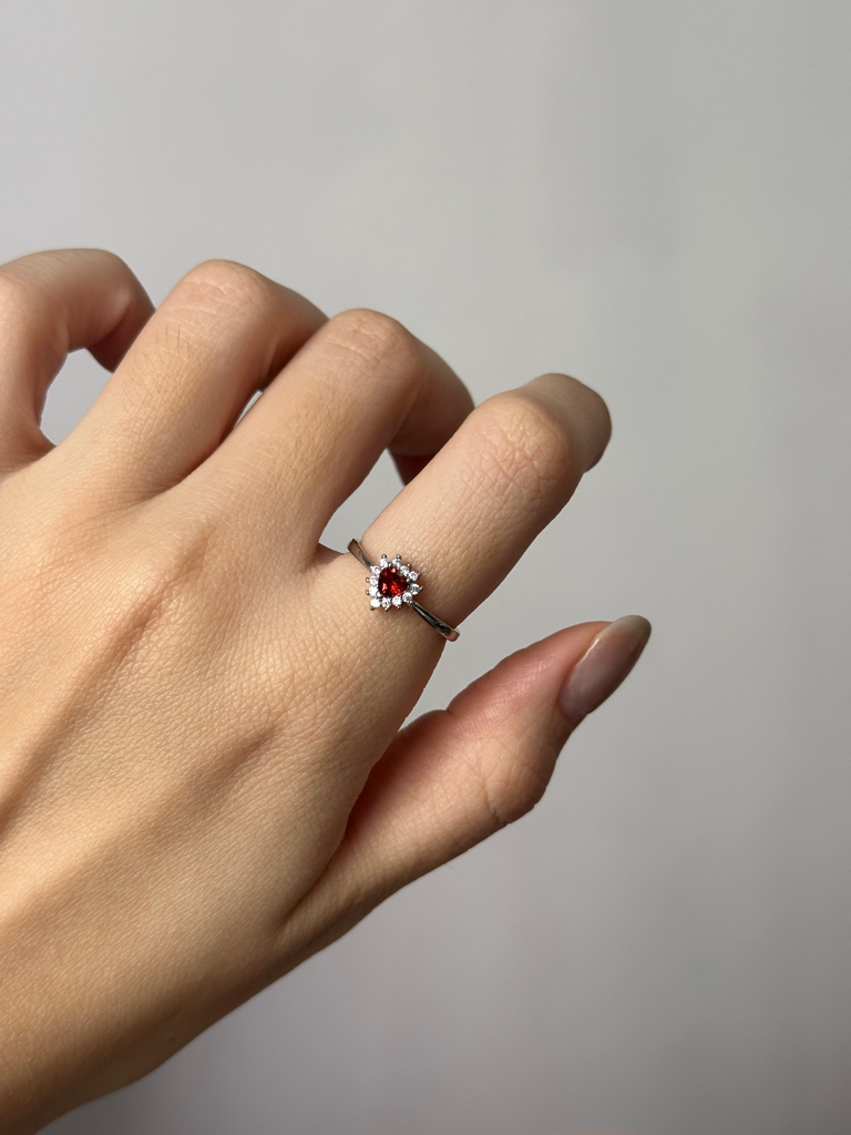石榴石戒指 ｜ Garnet Ring 