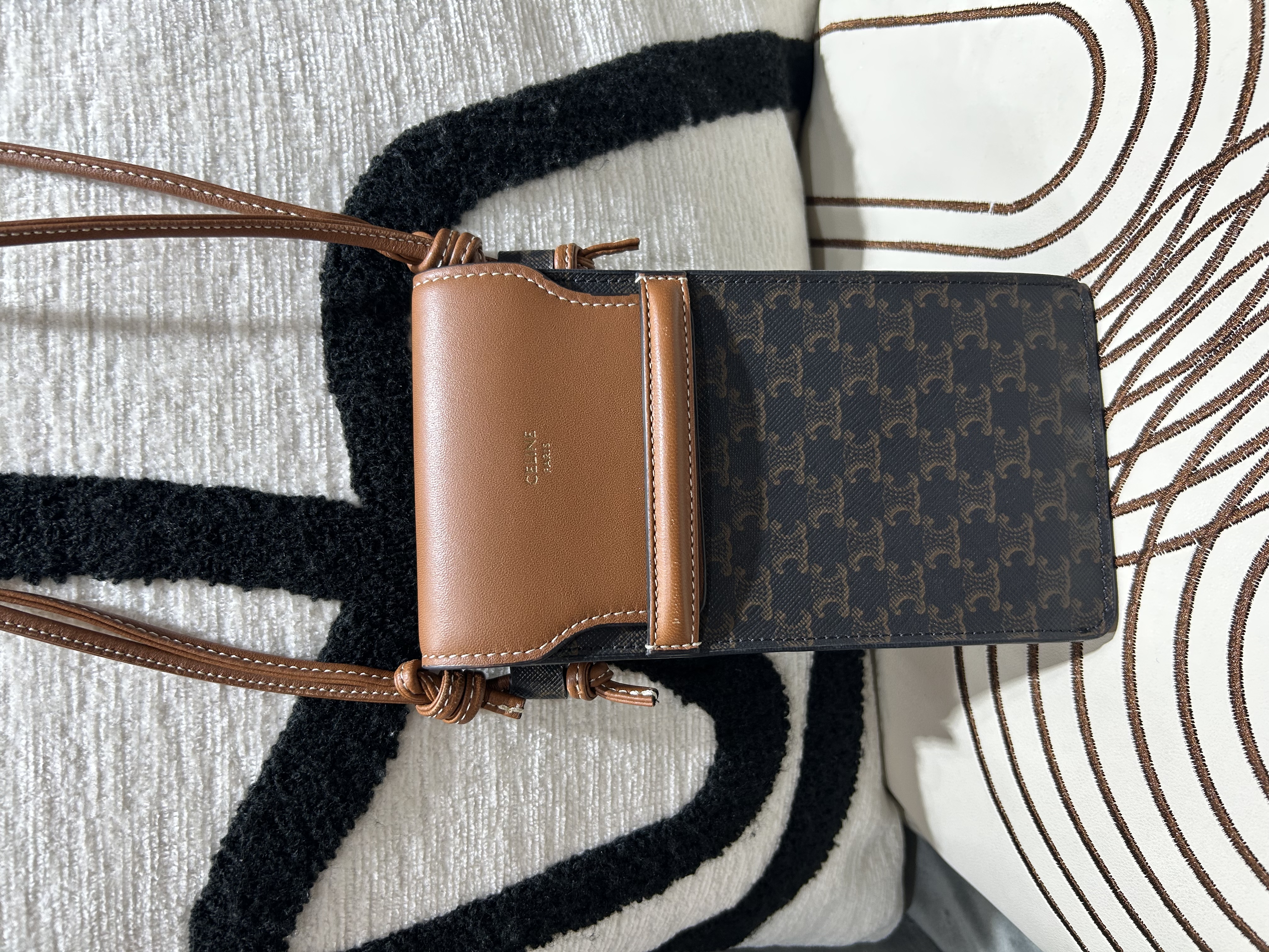 Celine triomphe Phone Crossbody Bag 100%Authentic, 95%new 