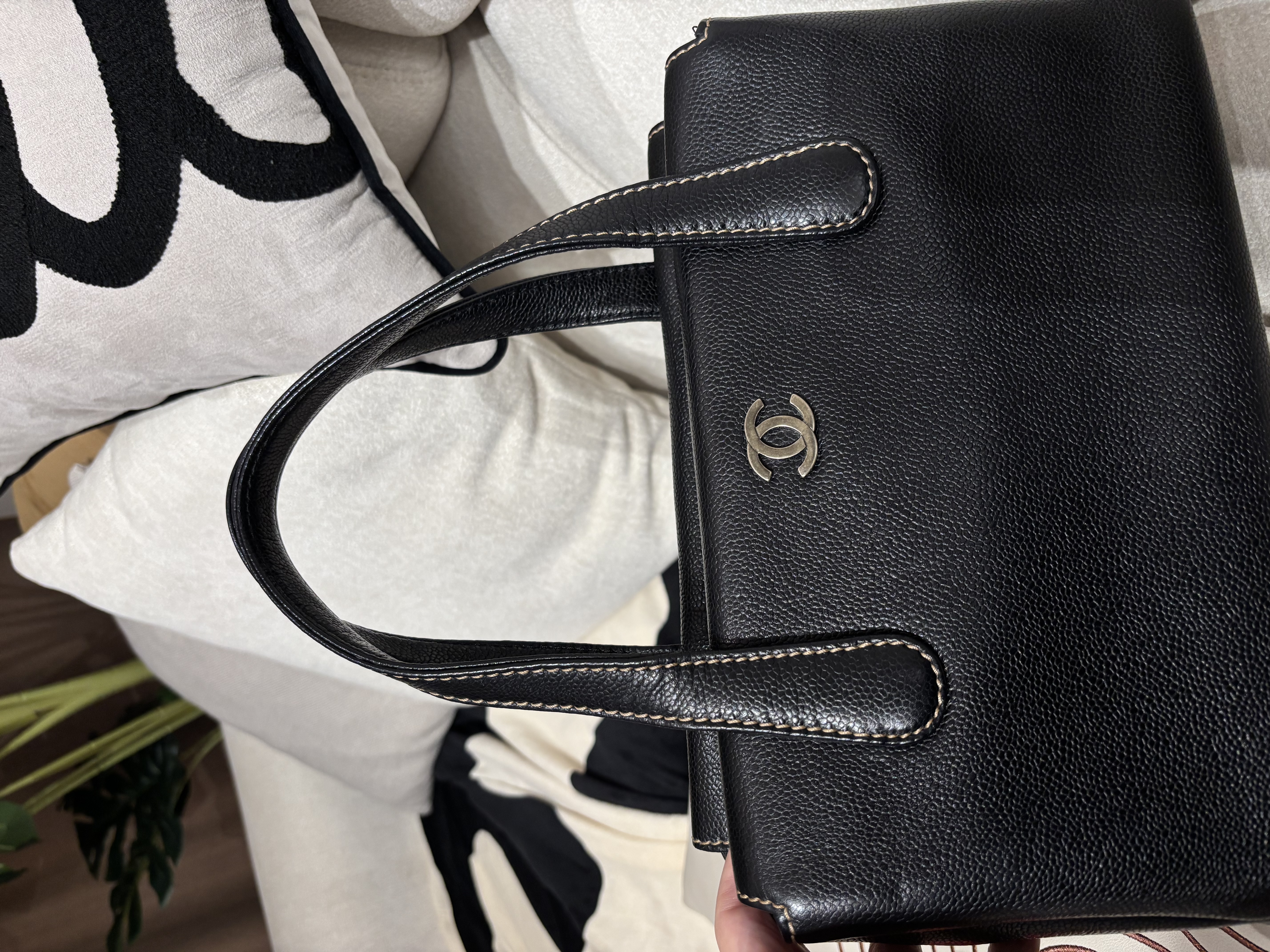 Chanel vintage shoulder bag cavier calfskin  100%Authentic ,95%new  ✅ 7*CARD ✅dust bag