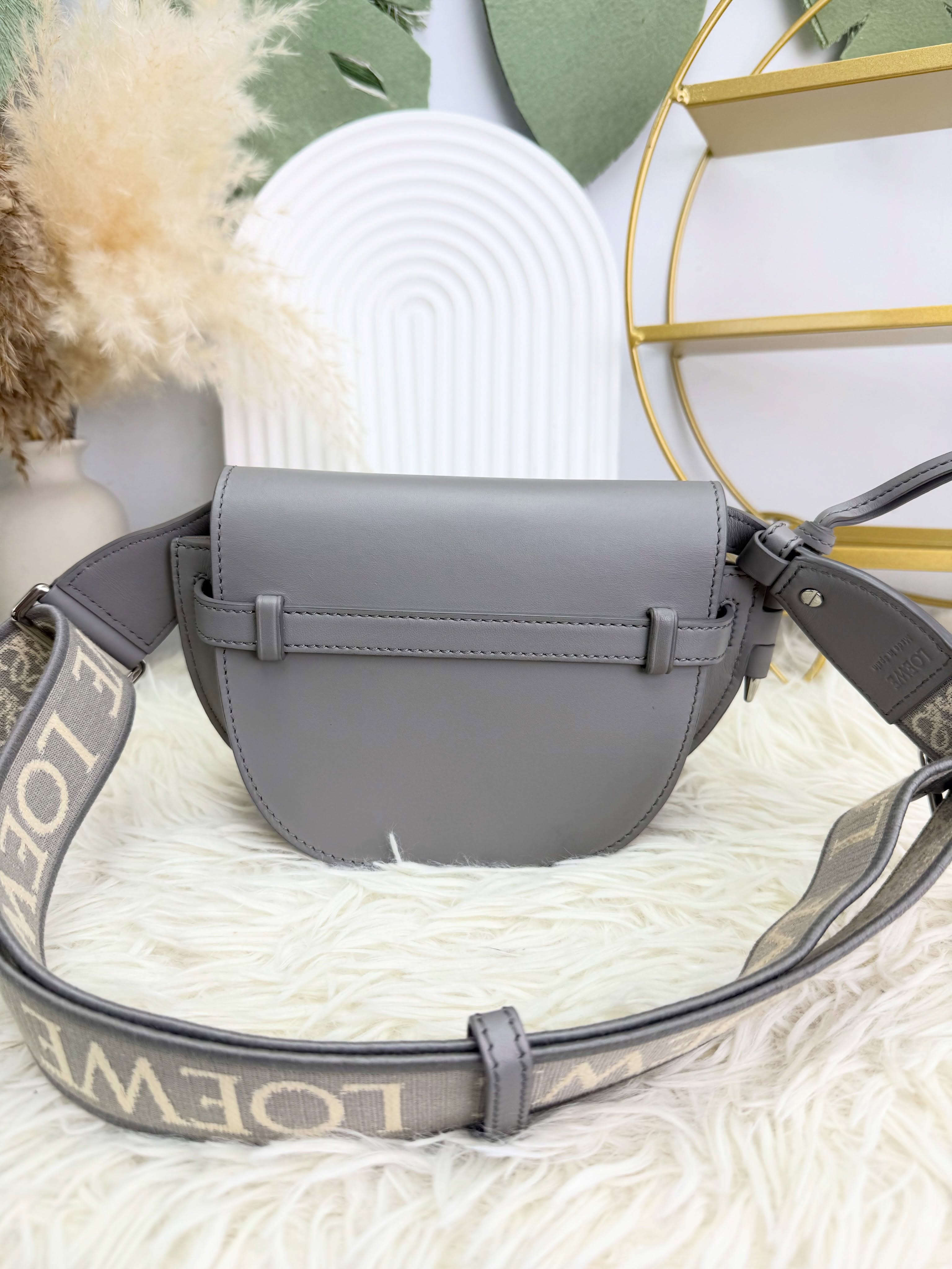 Loewe👜 PRE OWNED 🛍️mini gate 🩶