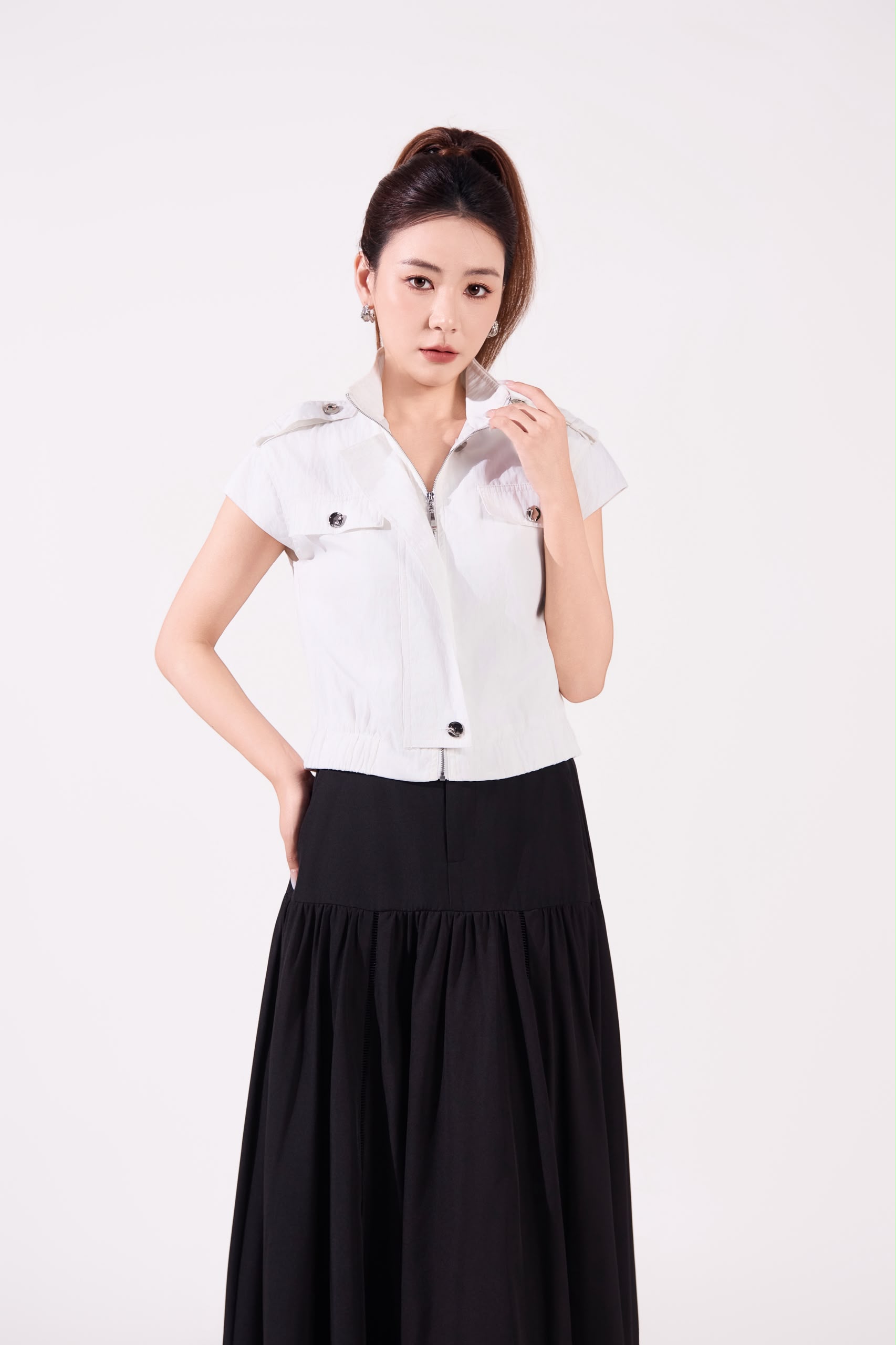 10141154 Utility Zip-Up Cropped Jacket Top