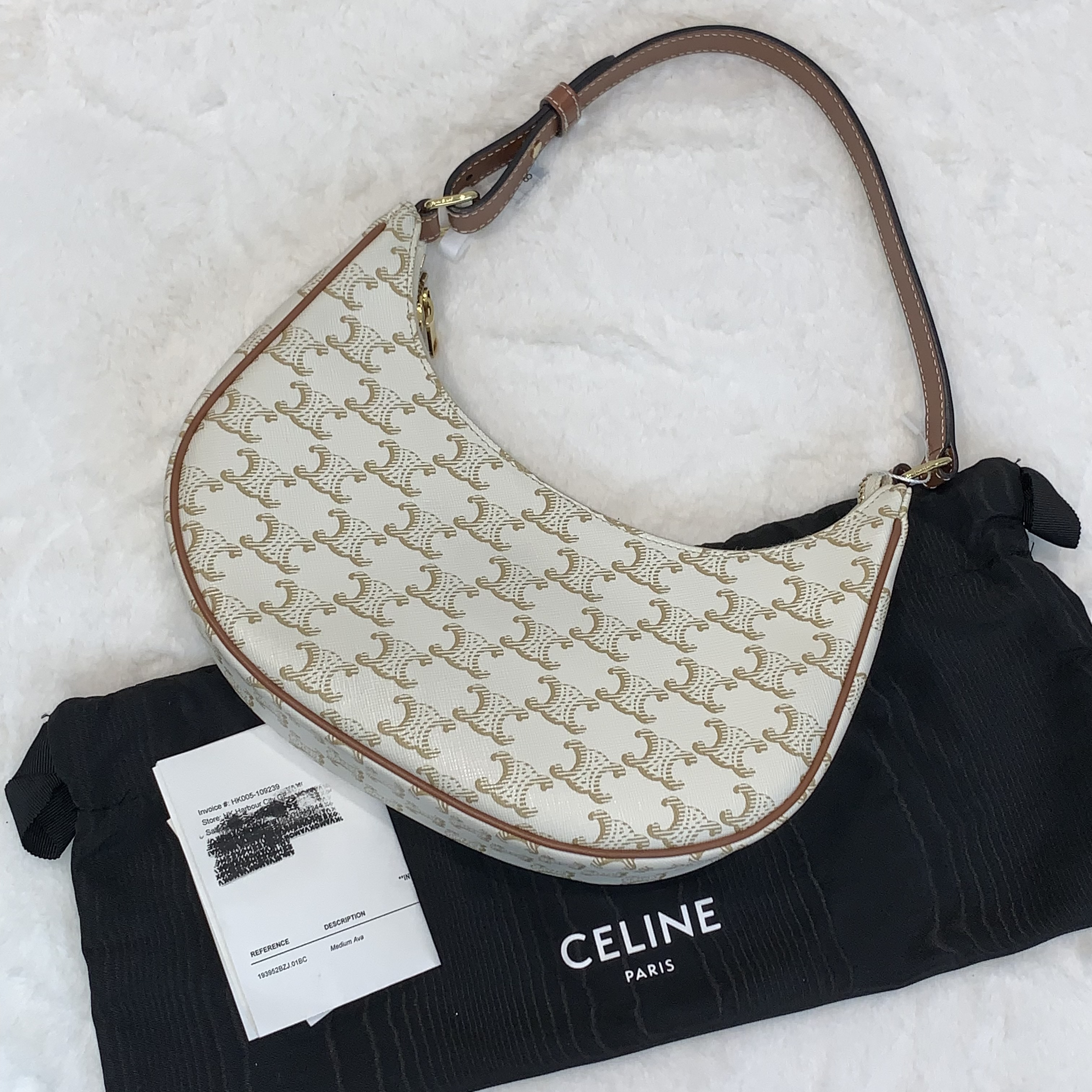 celine triomphe ava凱旋扣腋下包 