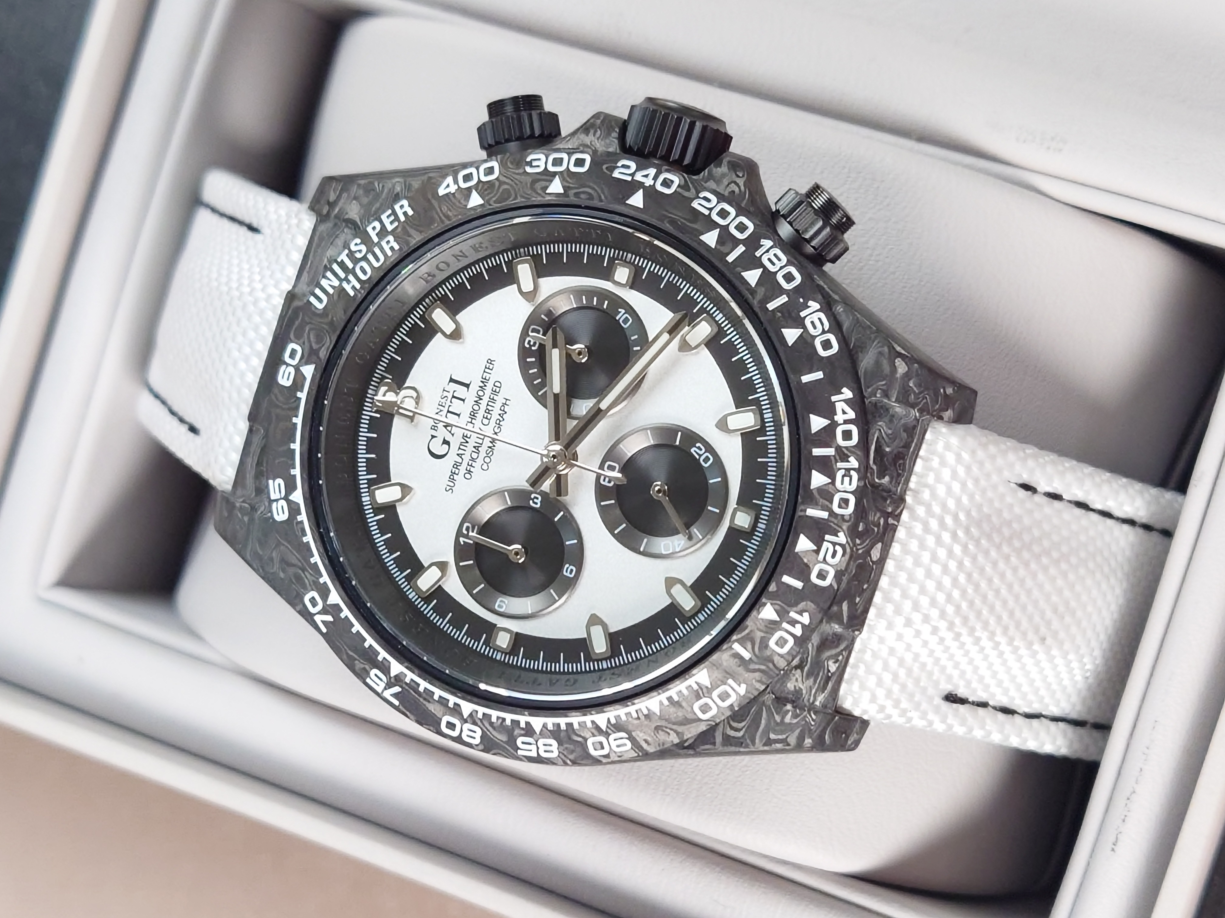 Bonest Gatti 現貨發售 地通拿款碳纖纖機械計時錶 BG9010-L4 黑白