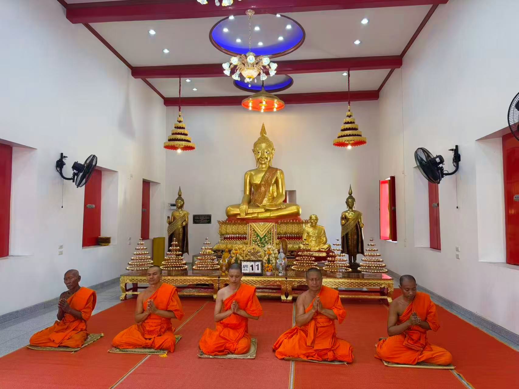 泰國🇹🇭皇家寺廟·百年佤批琨恩大佛主殿供經符燈連續（31天季供燈時間從2026年