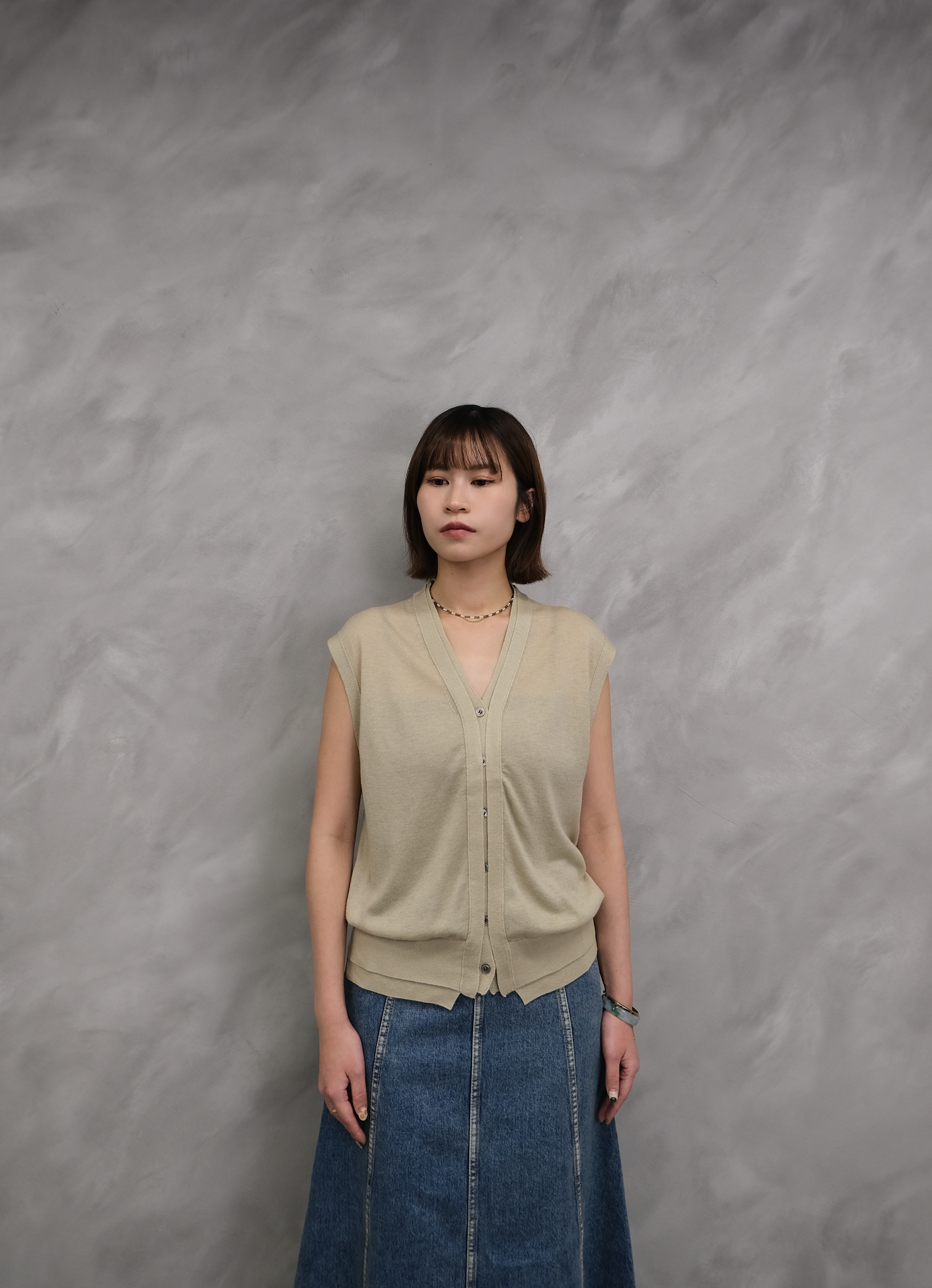 V-neck design detail knit top #top103