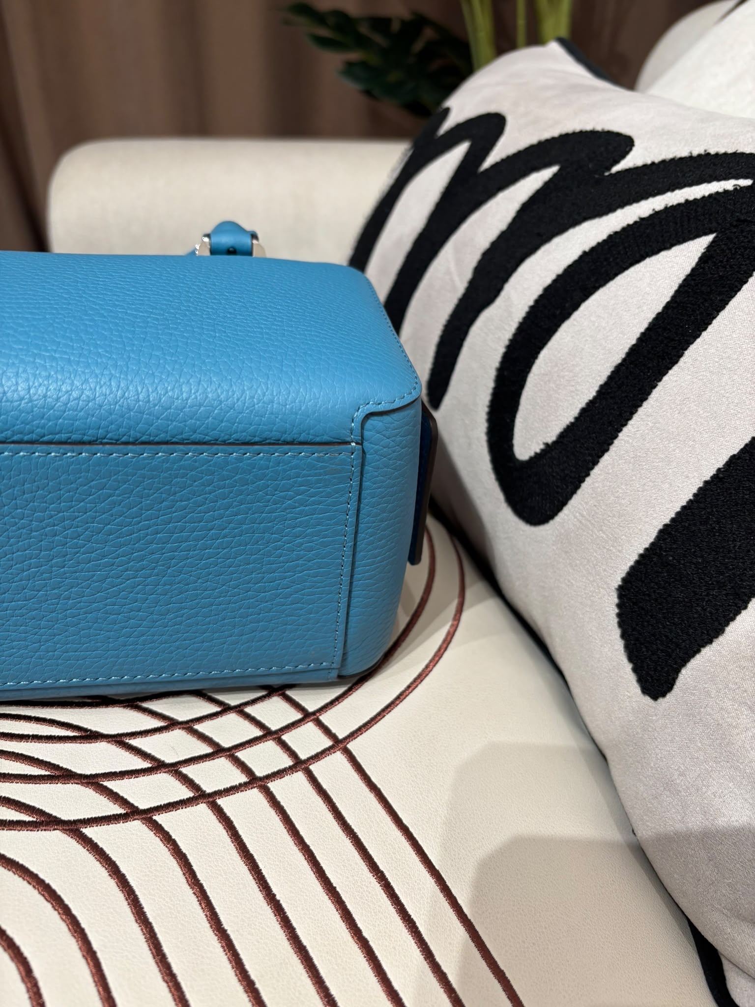 Delvaux Cool box mini calfskin 21cm 2way bag 100%Authentic, 98%New ✅Dust bag