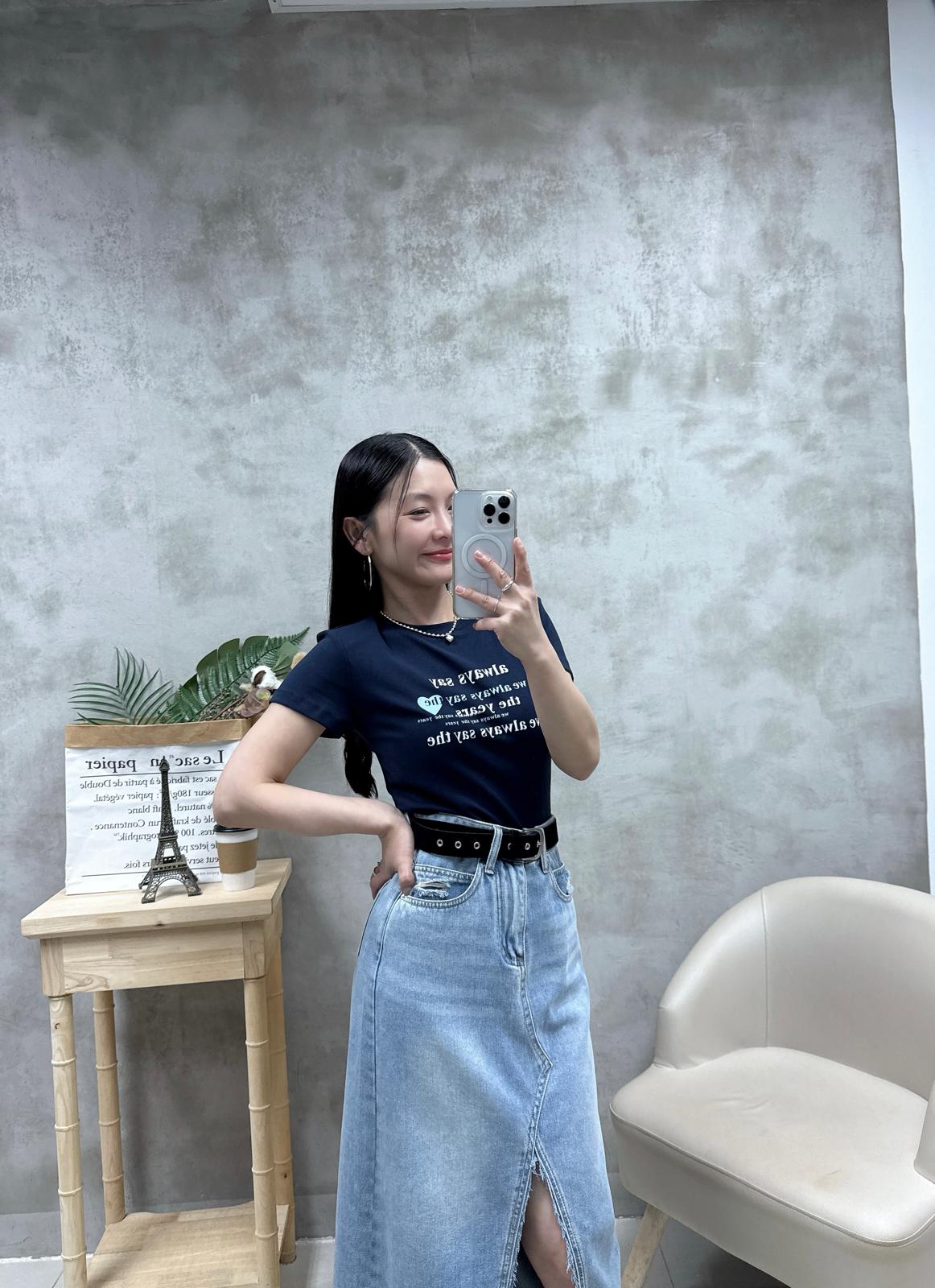 D13 細英文字短Tee