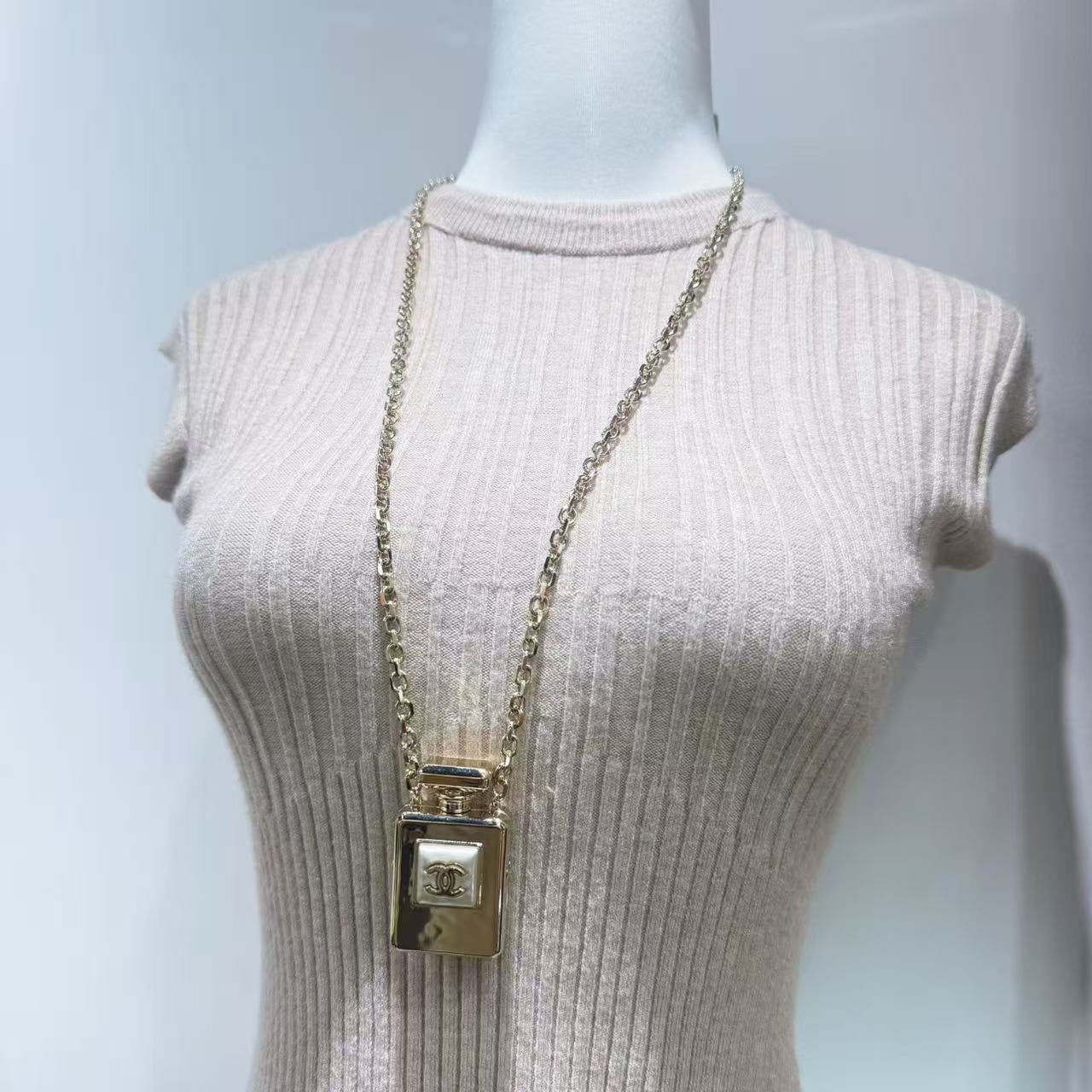 Chanel 金色香水頸鏈