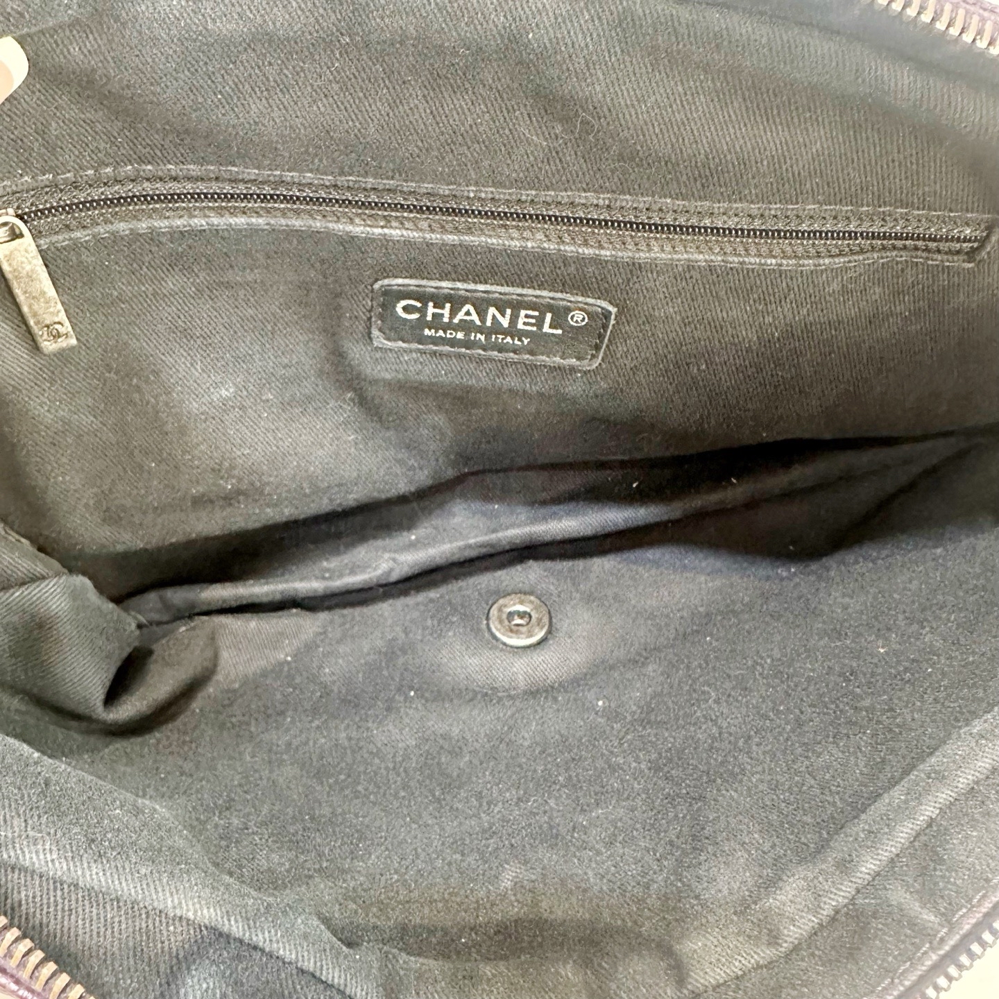 【預訂貨品】鐳射16開 Chanel 紫色cf jumb機場包