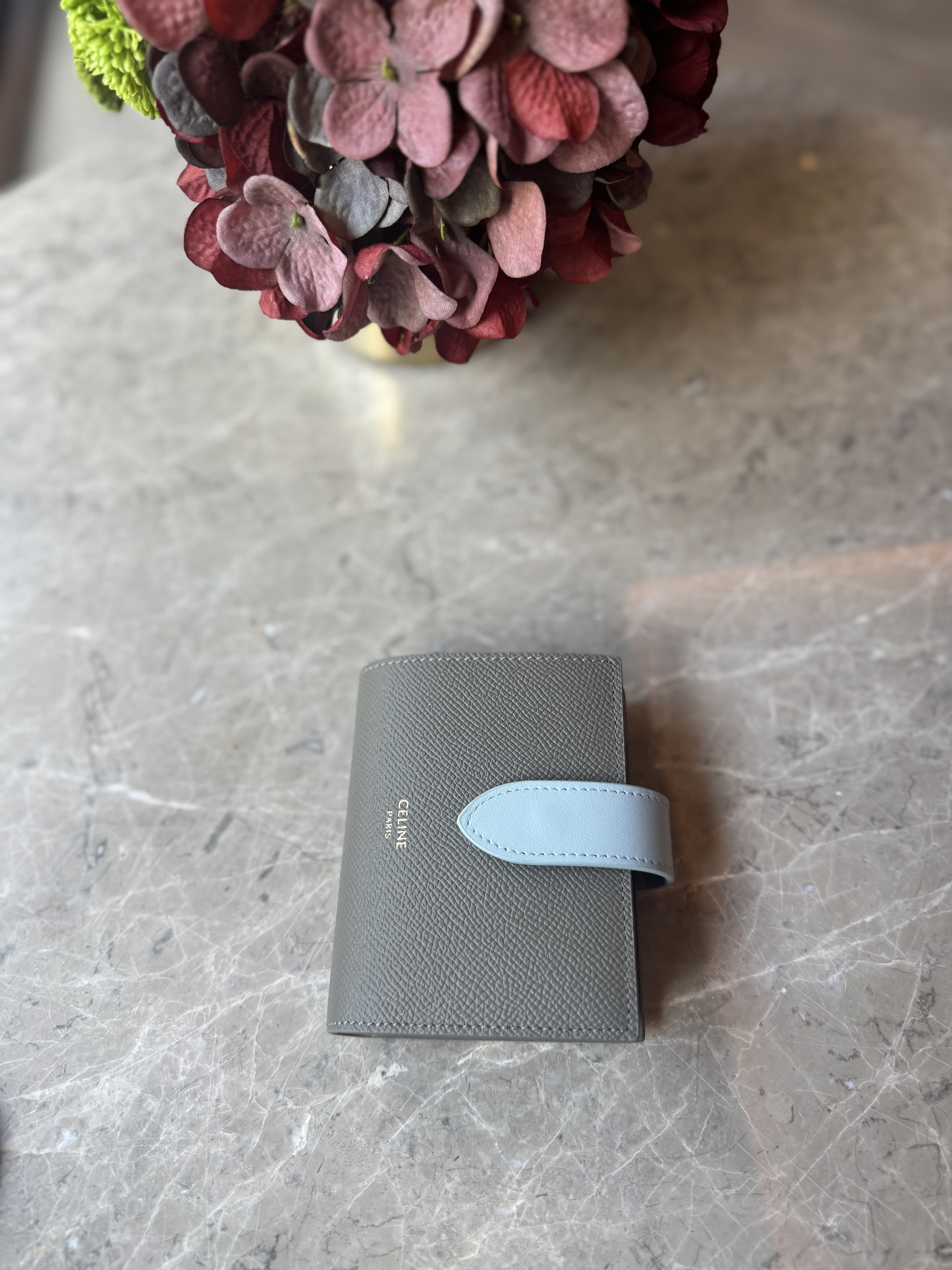 未使用品 Celine Small Strap Wallet -Grey