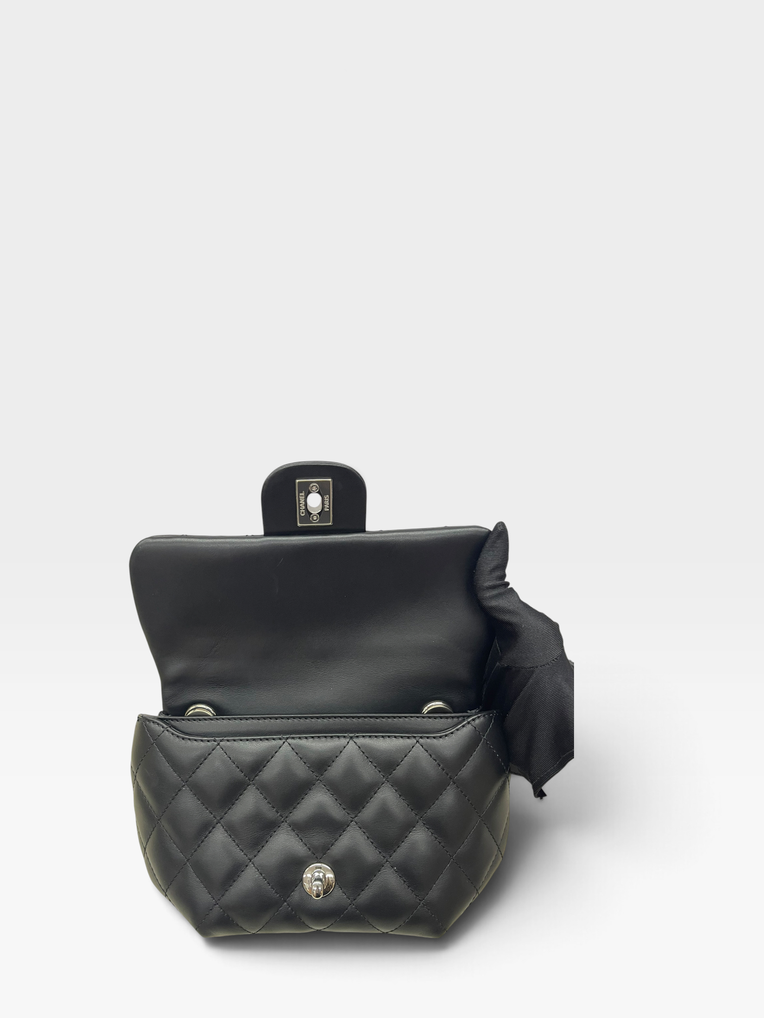 Pre-Owned CHANEL Uniform Flap Belt Bag / Product Code: 090903