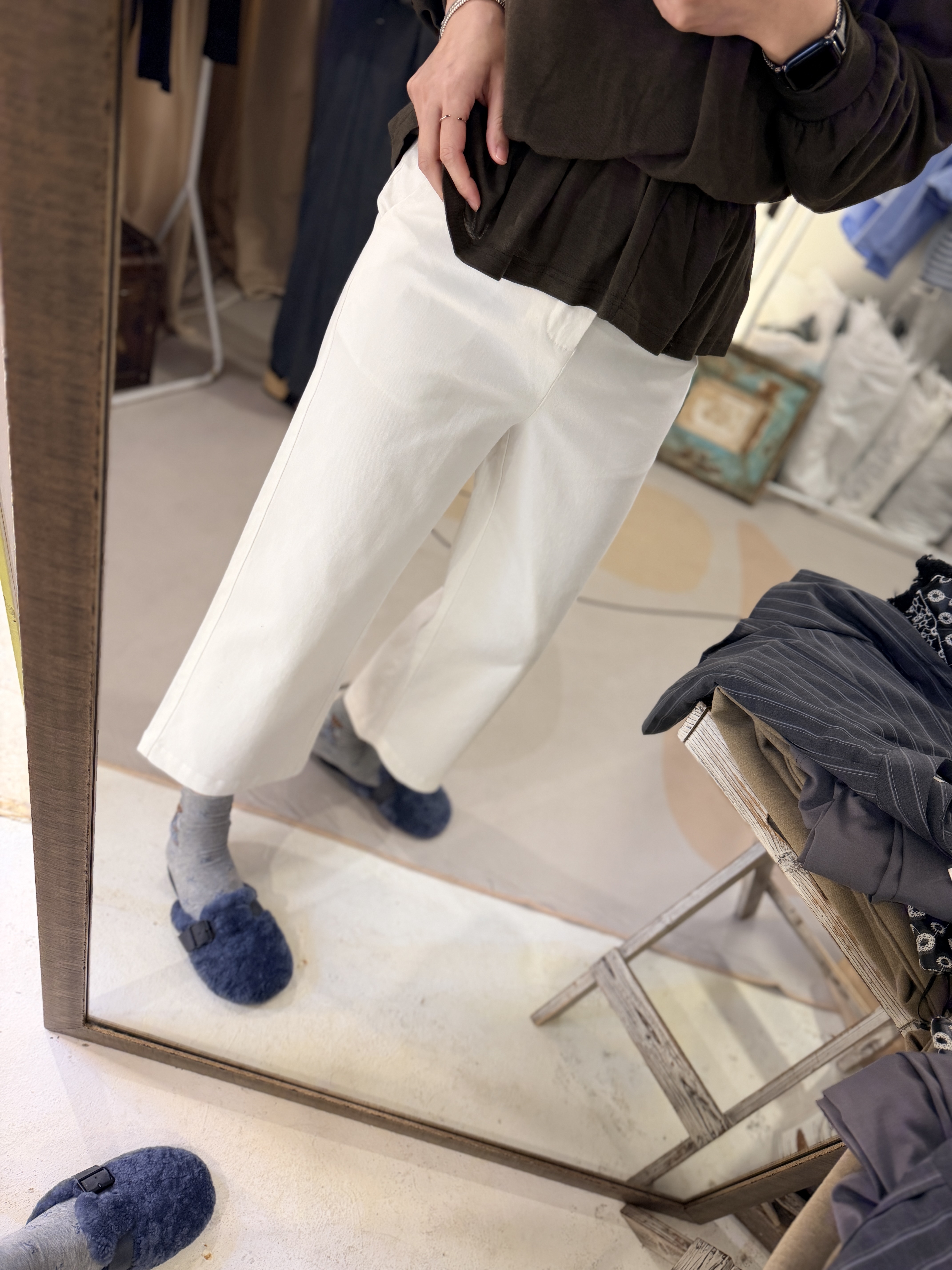 White 3/4 pants