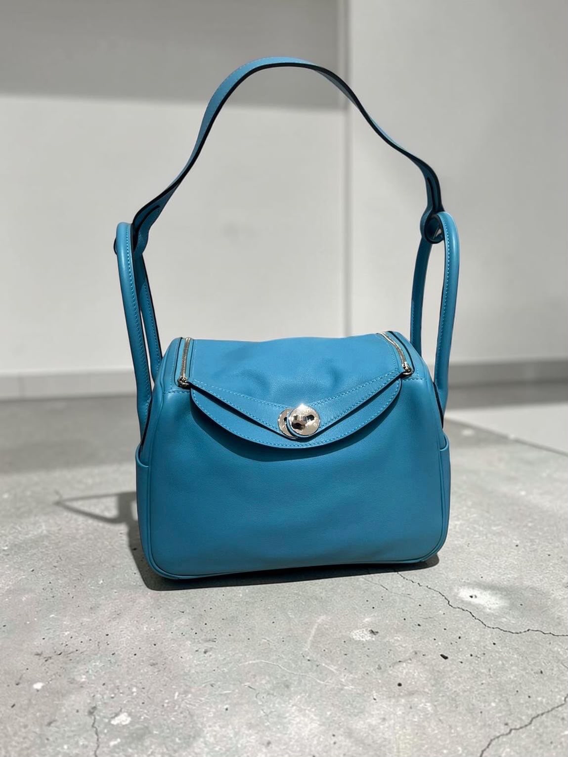Hermes Lindy 26, Stamp D P3 Bleu Nord 北方藍100%Authentic,98%new  ✅dust bag ✅box