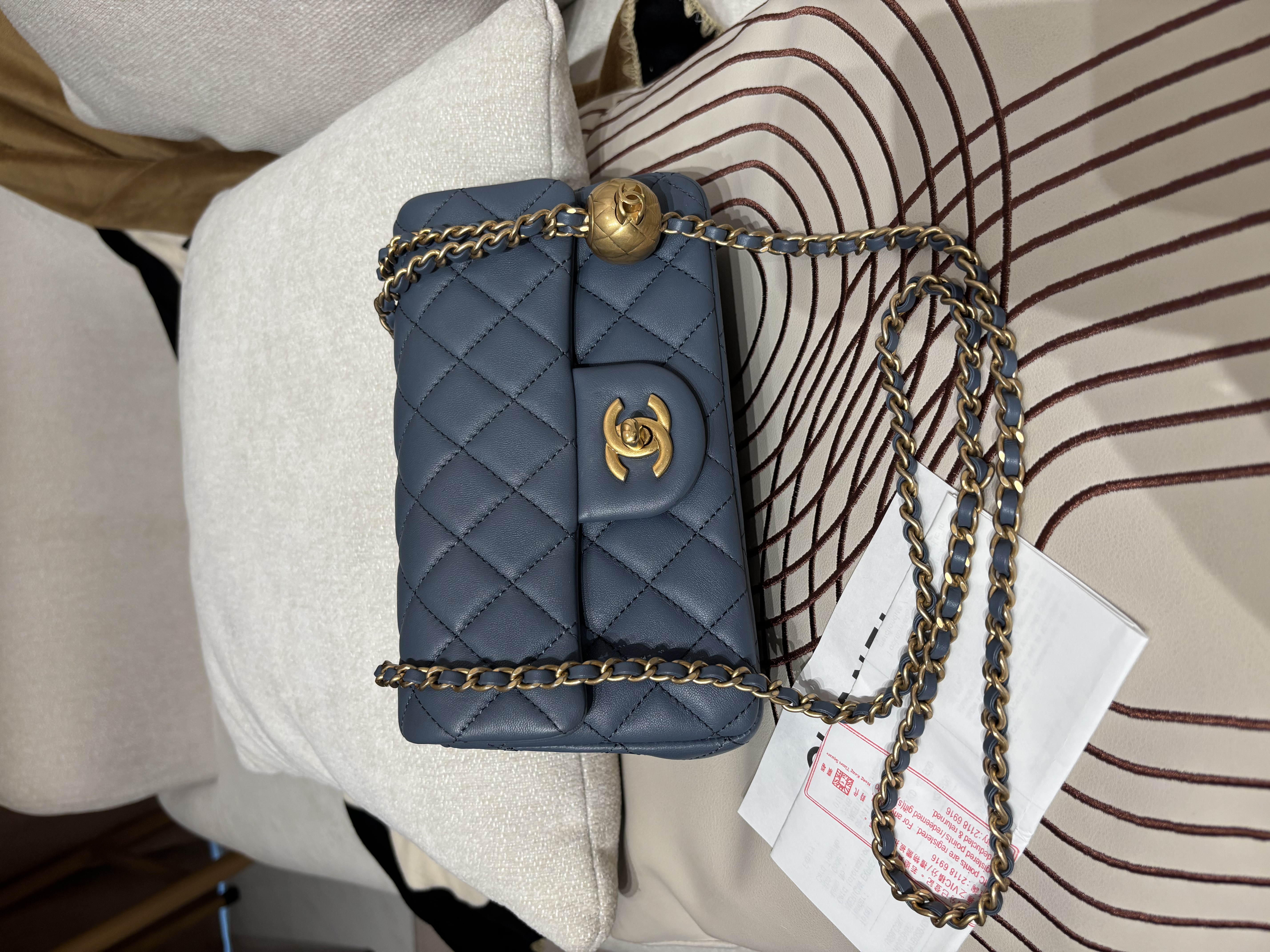 未使用品 Chanel mini flap bag with pearl crush 金球 100%Authentic ,Unused  ✅香港專門店收據✅晶片✅塵袋✅box