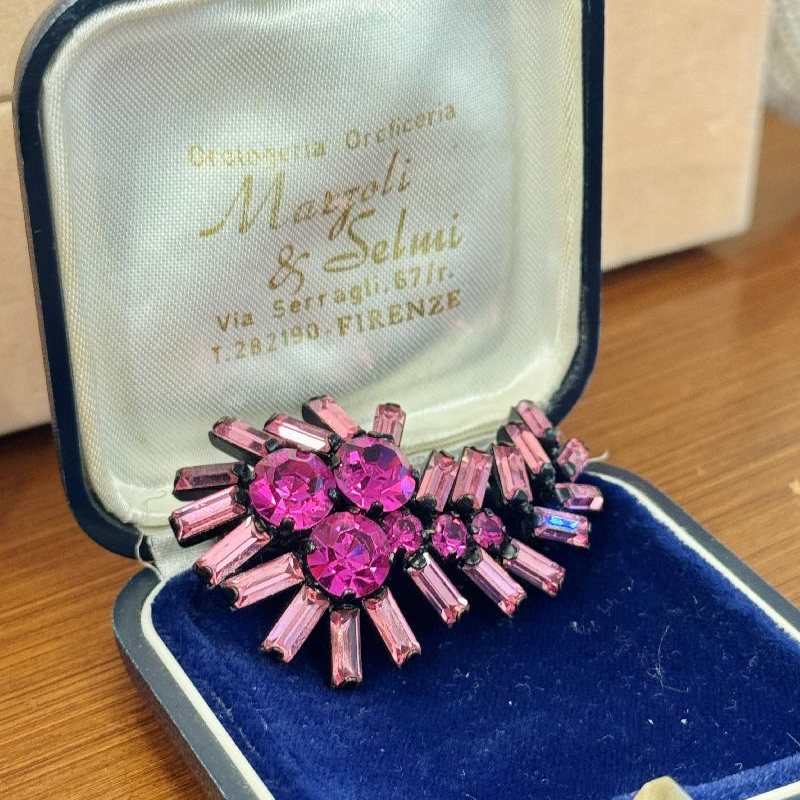 1980s Czechoslovakian Pink Rhinestone Black Metal Frame Brooch (B011)