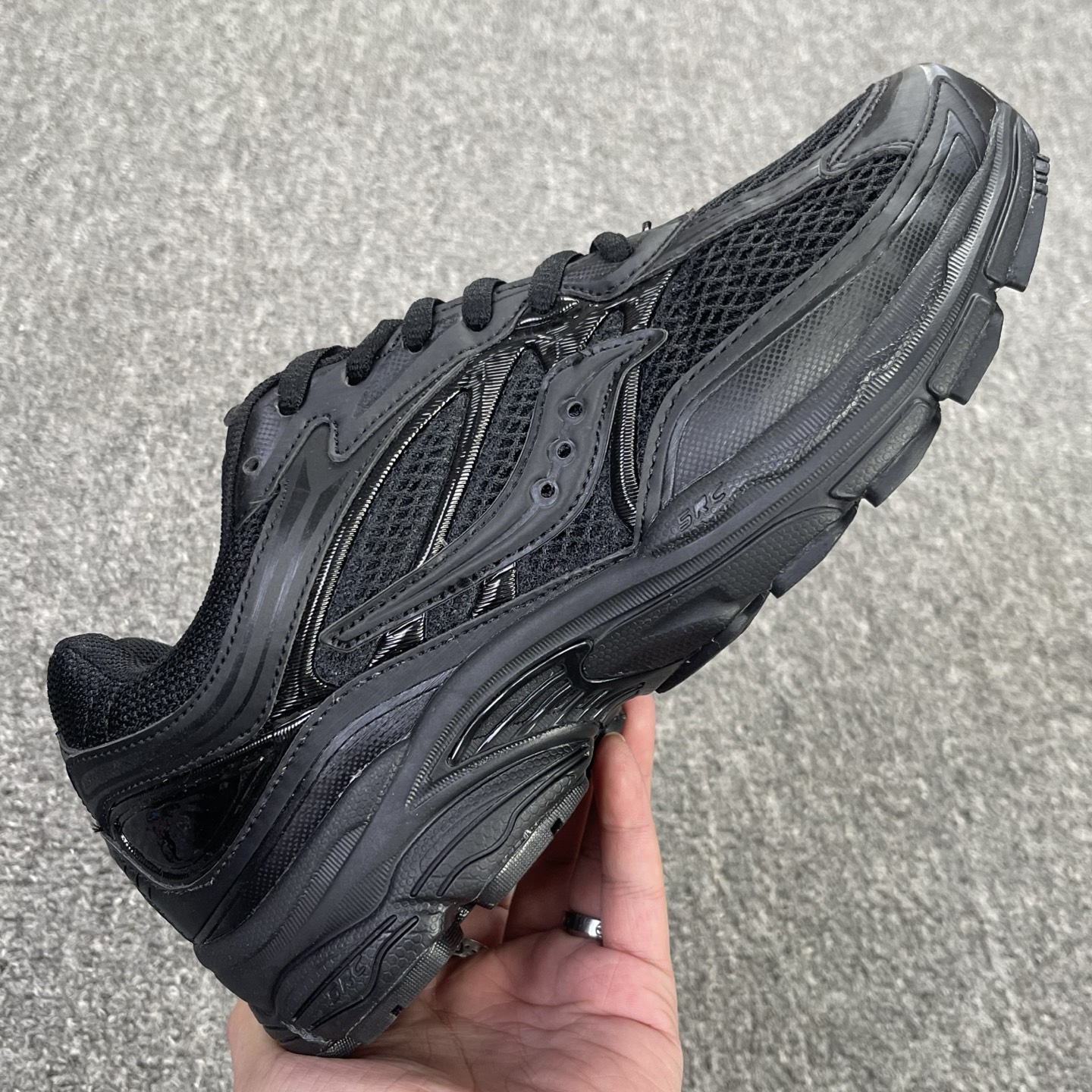 Saucony ProGrid Omni 9