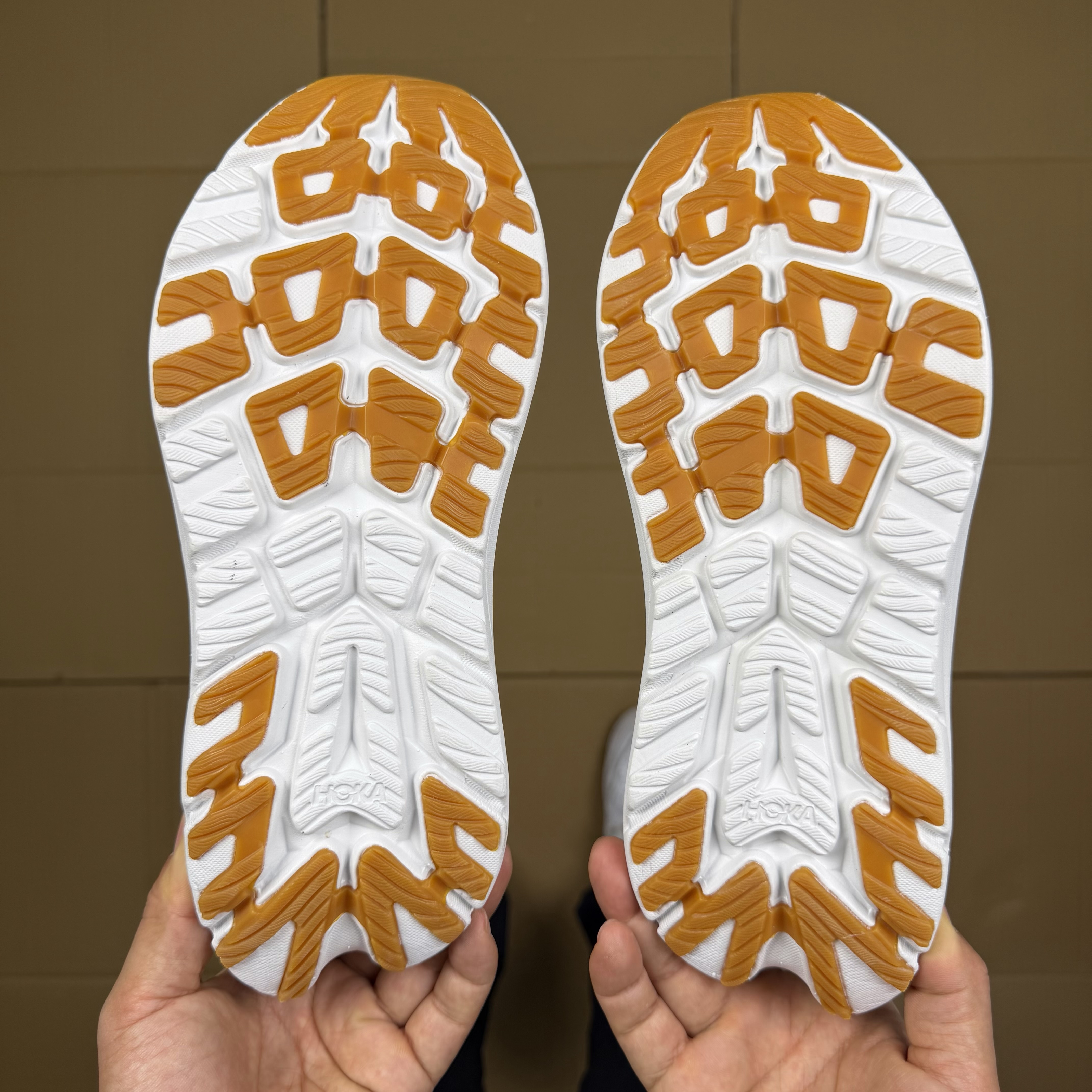 Hoka One One Kawaha 2