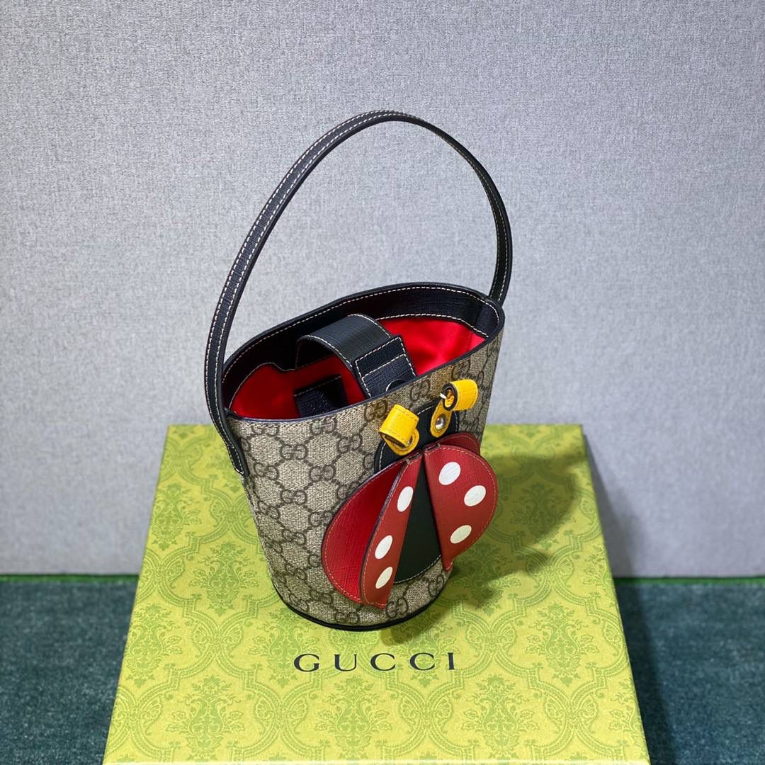 🔥大货实拍 𝙂𝙪𝙘𝙘𝙞 儿童包 小瓢虫系列 型号：666227 尺寸：11*20*16.5cm