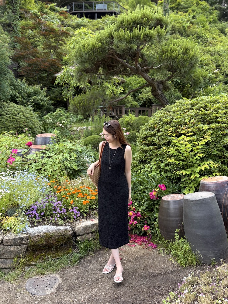 Ruched Slim Dress (Black)