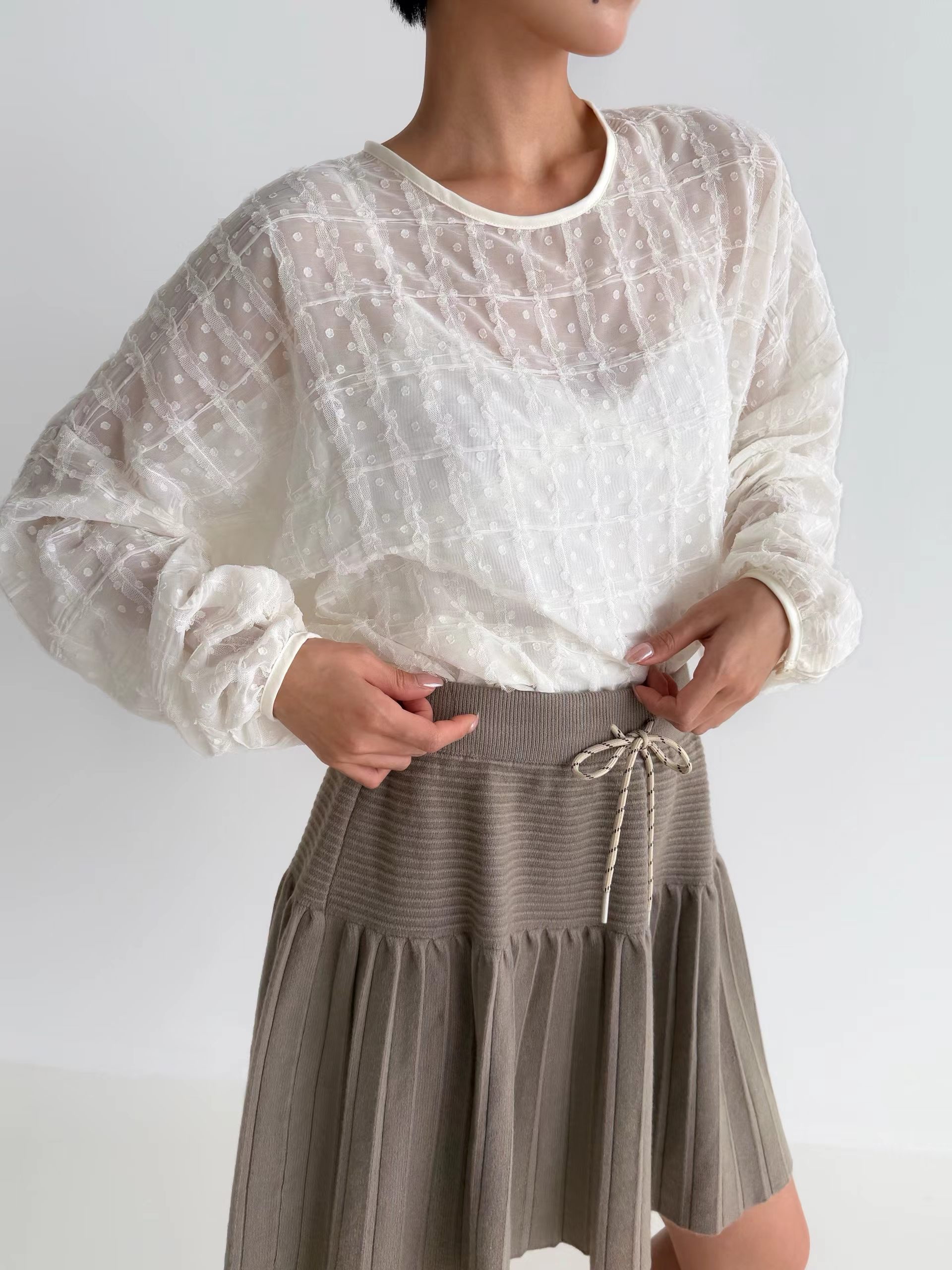 格仔波點立體花紋紗紗blouse 