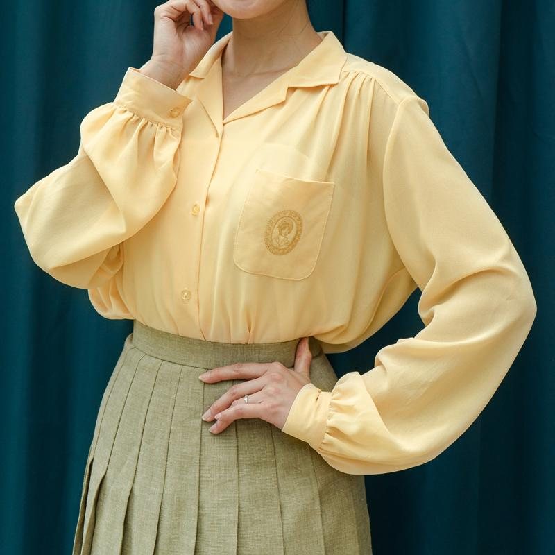 Rare! Vintage C.a. 1980s Made in France Light Yellow Lady Portrait Embroidery Blouse /Ladies Shirt (MT1604-5)
