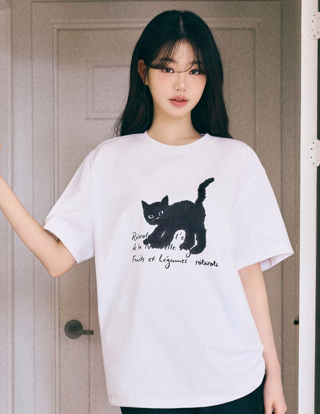 🎀Rolarola 🎀 ROLA CAT FRIENDS LOOSE FIT T-SHIRT 原價49000won 獨家折扣優惠 size: free White 