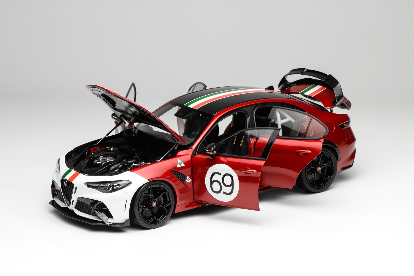 *READY STOCK MOTORHELIX 1/18 Alfa Romeo Giulia GTAm Diecast model Red Italy Livery #69