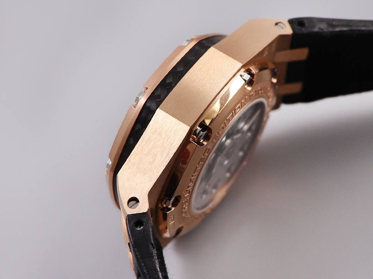 AP蒙托亚系列 精钢表壳 碳纤维圈口 搭载复刻原版爱彼CaL．2840全自动计时机芯 市面最强版本🔥