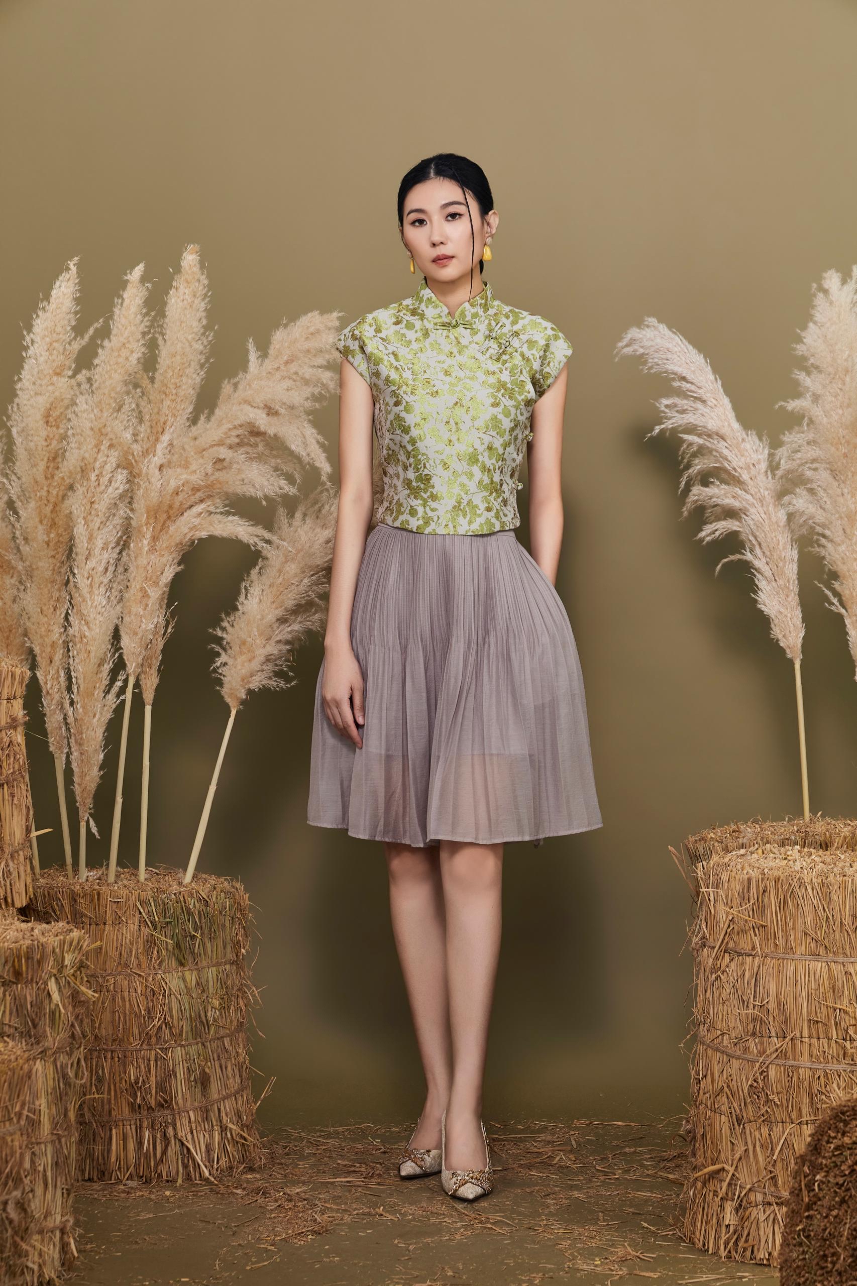 CB2697 Oriental Brocade Qipao Top