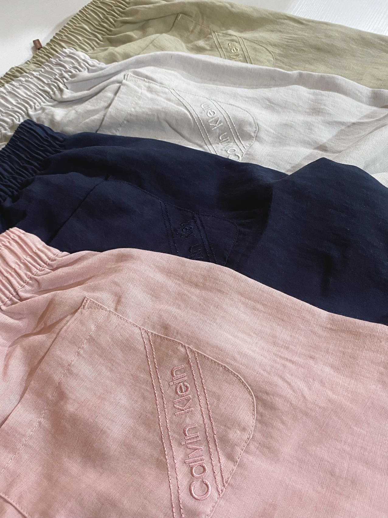 $188條。2條起$178條。✨ 廠單Calvin Klein亞麻闊腳褲 ✨