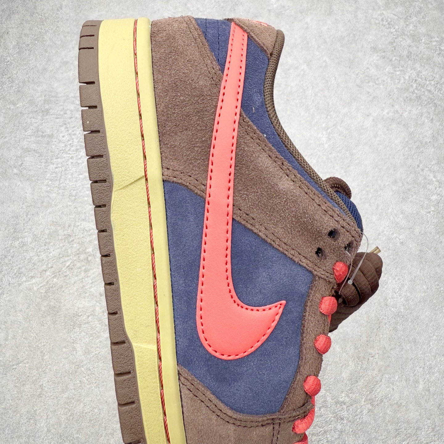 Nike SB Dunk Low HQ1625-200