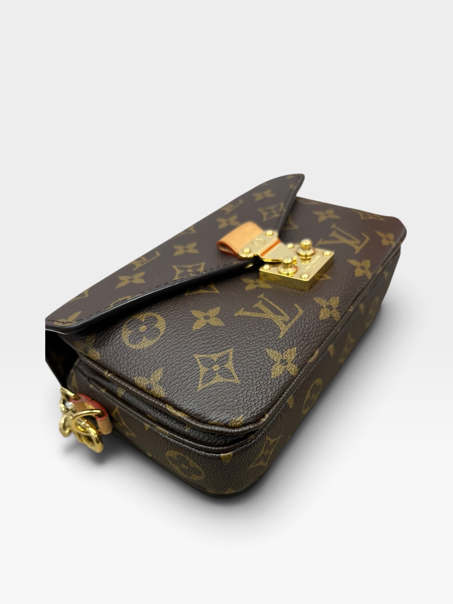 Pre-Owned Louis Vuitton Pochette Monogram /Product Code: 102710