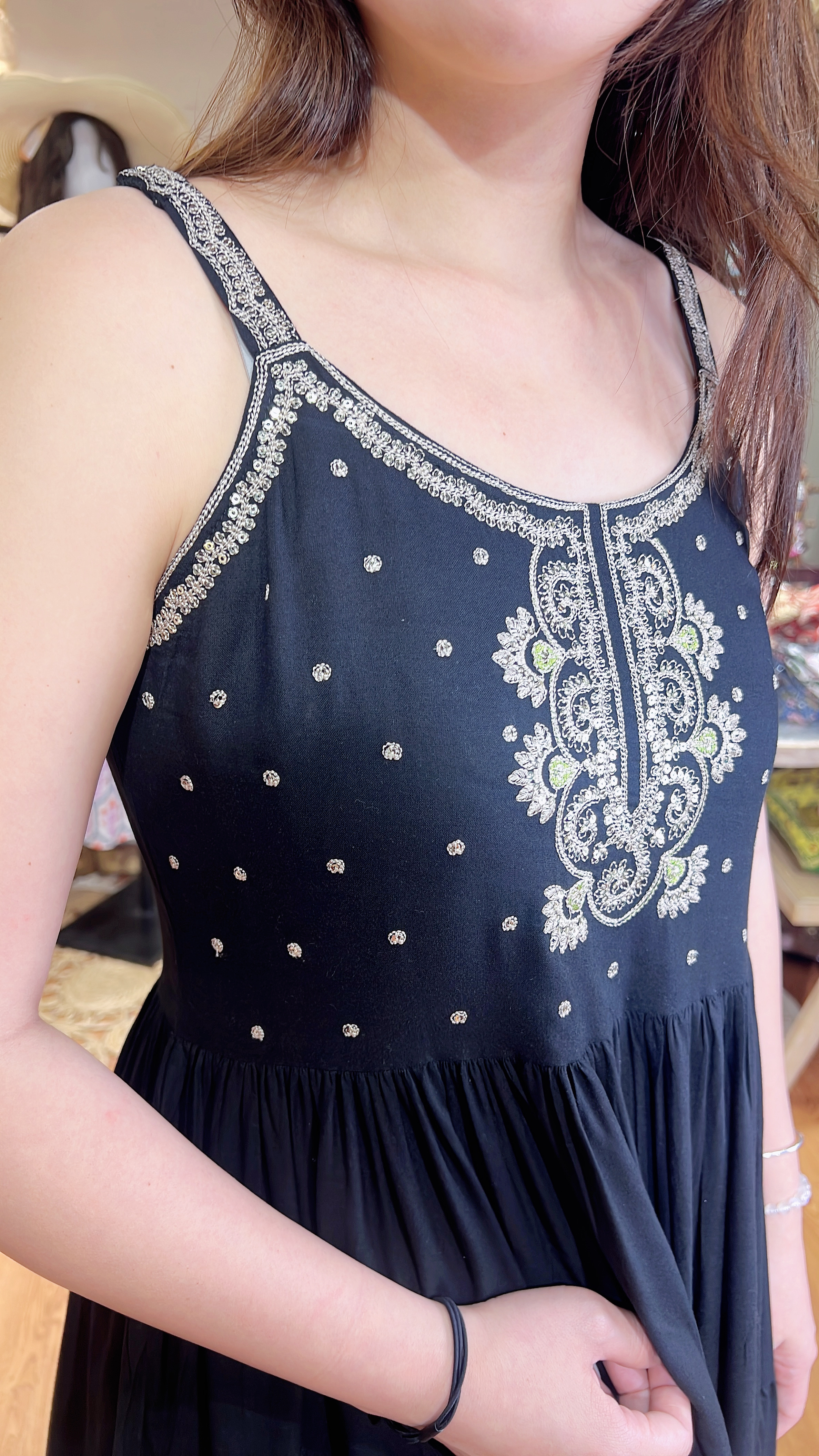 2481 Black Emb Thick Shoulder Stripe Sleeveless OP