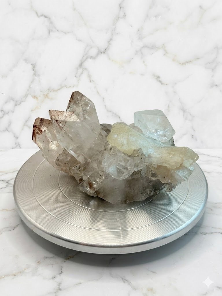 鑽石魚眼石沸石共生