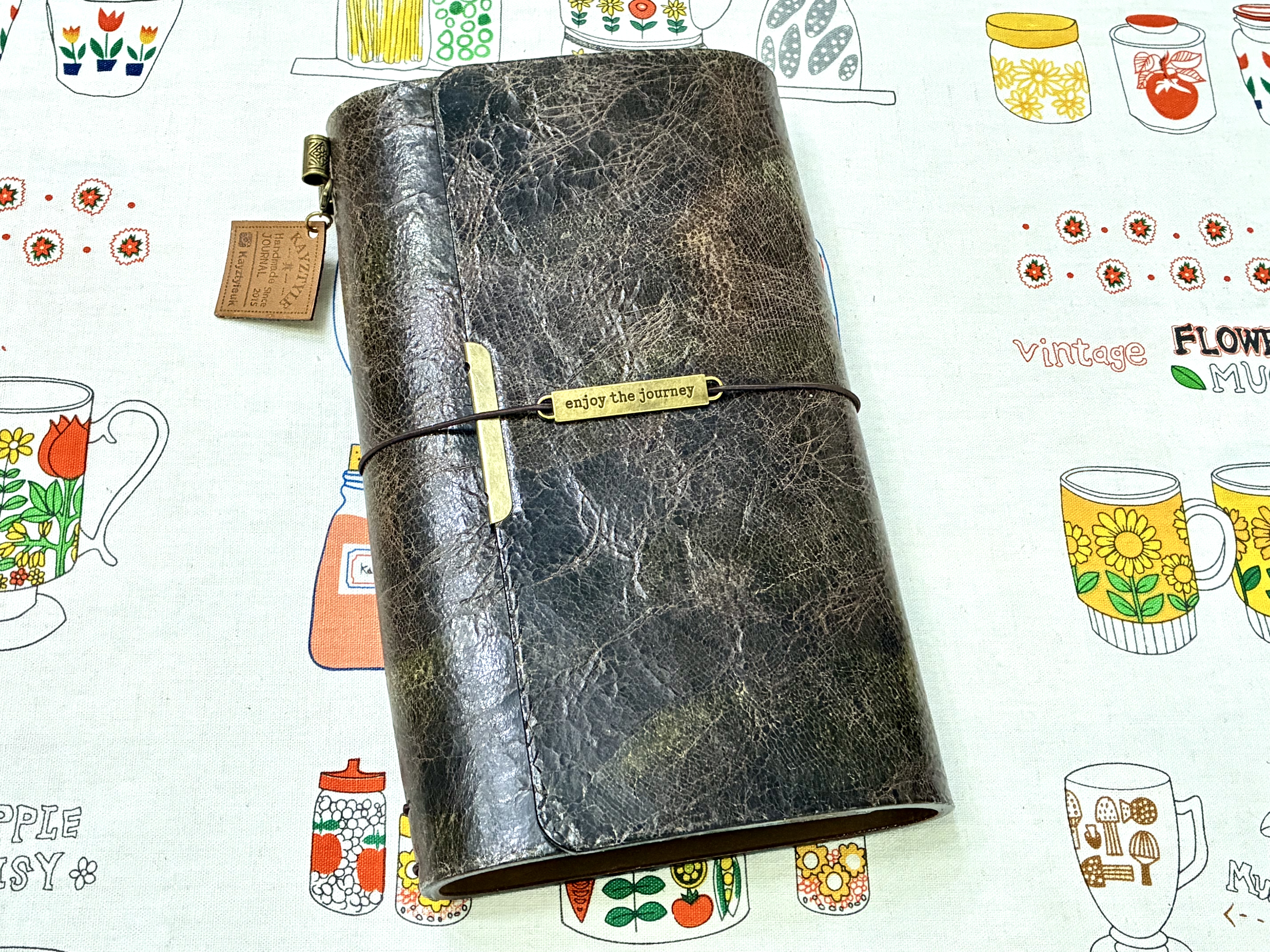 Write your story on something that lasts （3-fold)