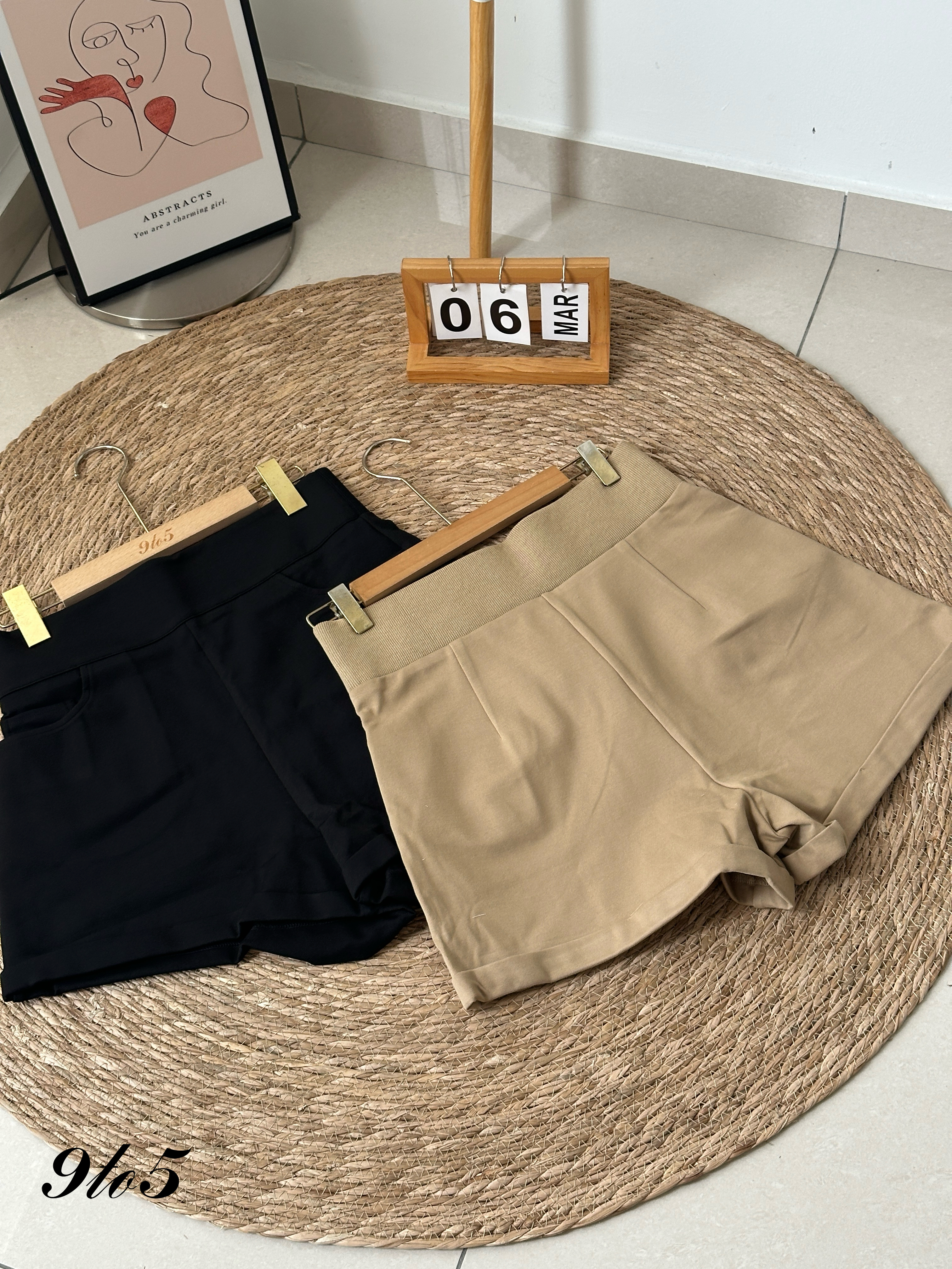 S1812 A Line Short Pants - Black & Khaki