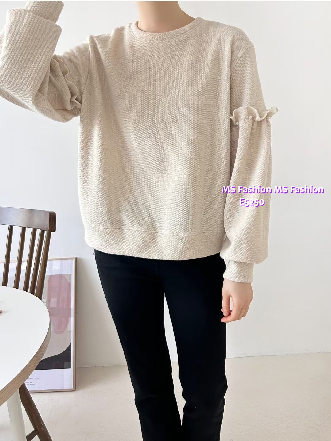 E5250 靚色ruffle袖珠珠top