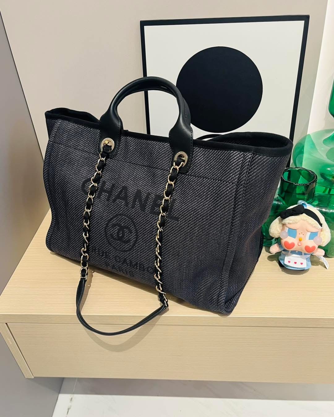 Chanel Deauville tote bag  100%Authentic, 98%new ✅香港專門店收據✅card✅dust bag✅box