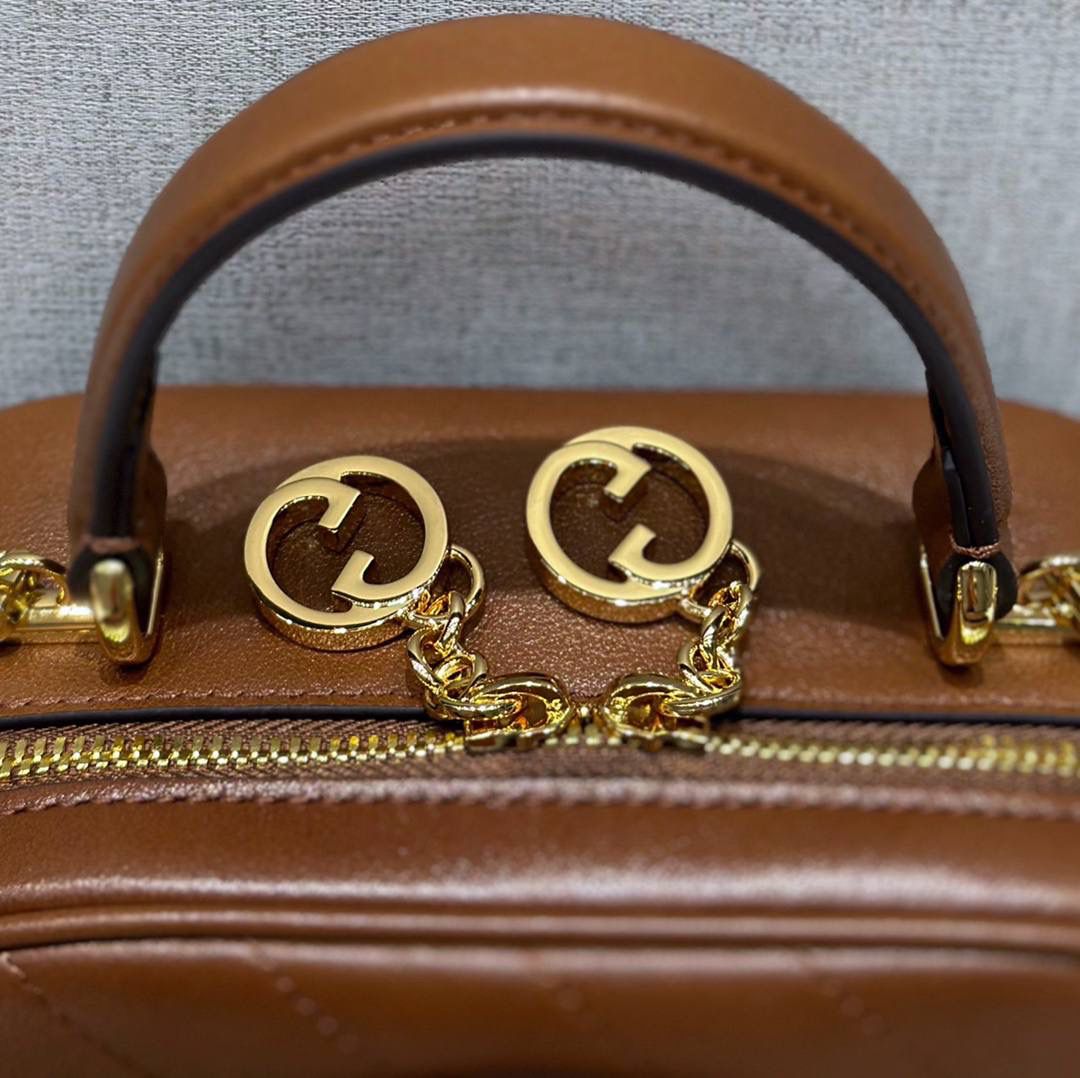 ▪大货实拍 𝐆𝐮𝐜𝐜𝐢 𝐁𝐥𝐨𝐧𝐝𝐢𝐞系列产品 型号：744434 尺寸：17*15*9cm