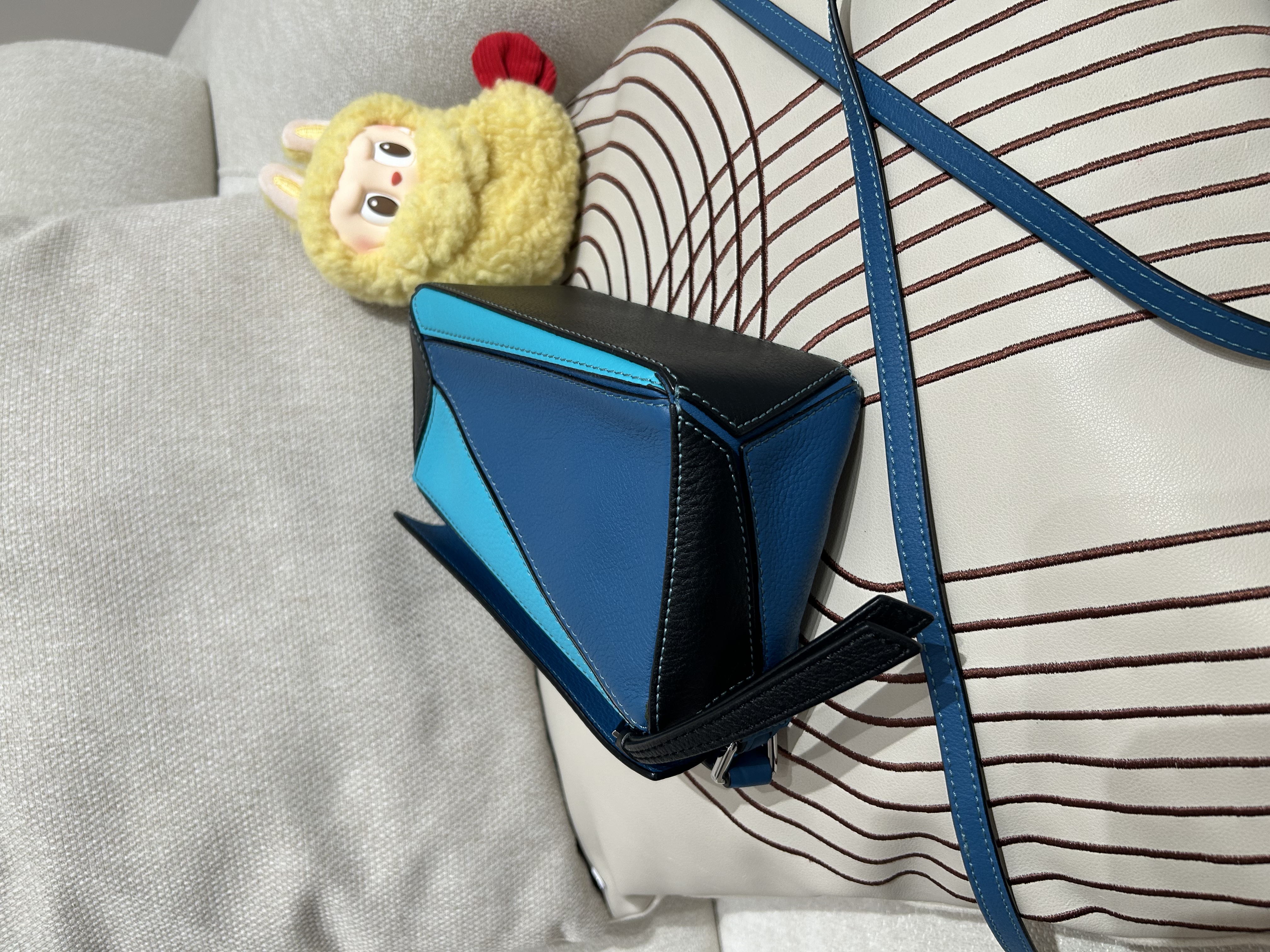 Loewe mini puzzle calfskin  100%Authentic,98%new ✅tap booklet✅dust bag 