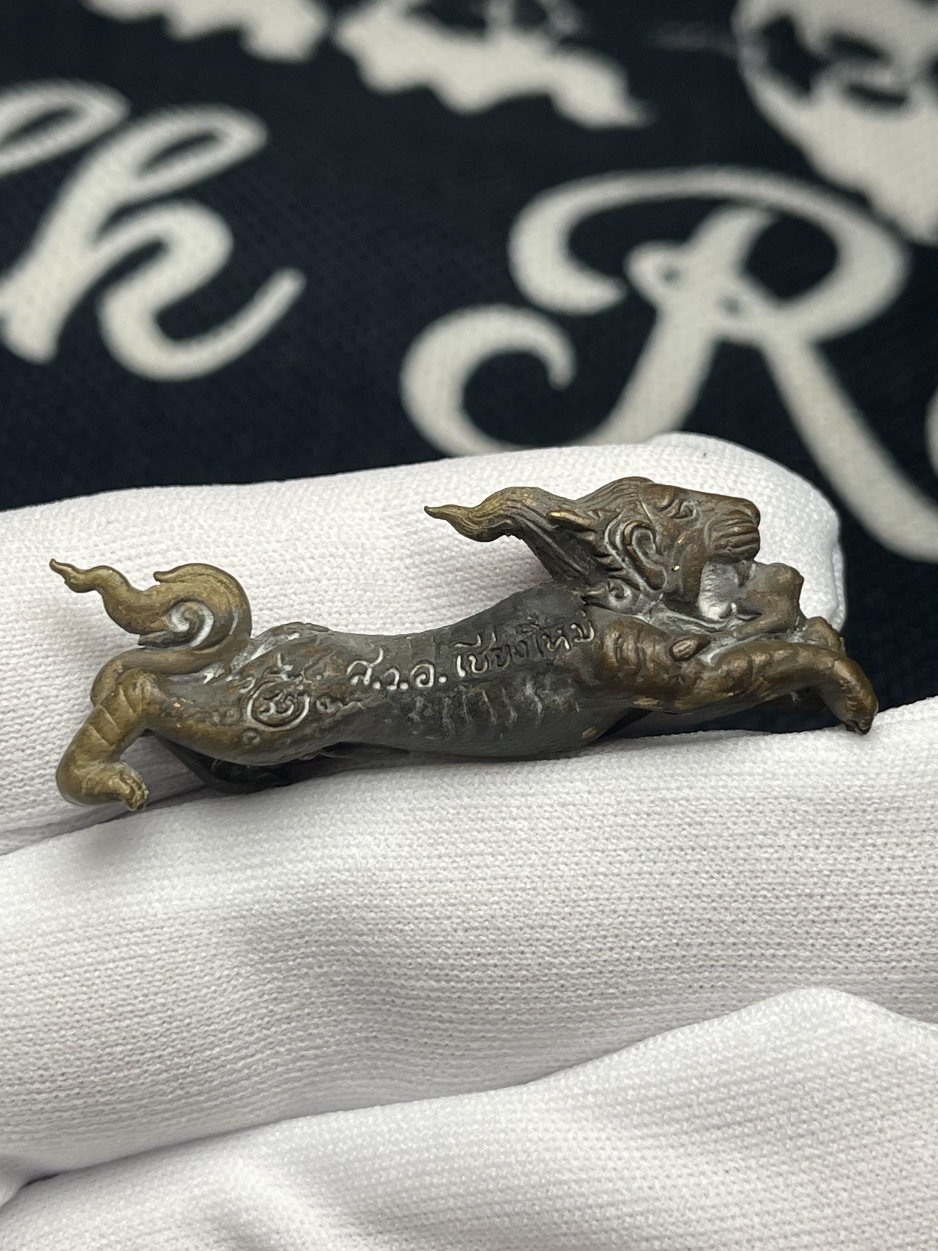 古巴旁蝕  佛曆2559  第三期  捨贏｜純聖料金屬版本｜僅製125尊｜附原裝廟盒｜光學級高透防水殼