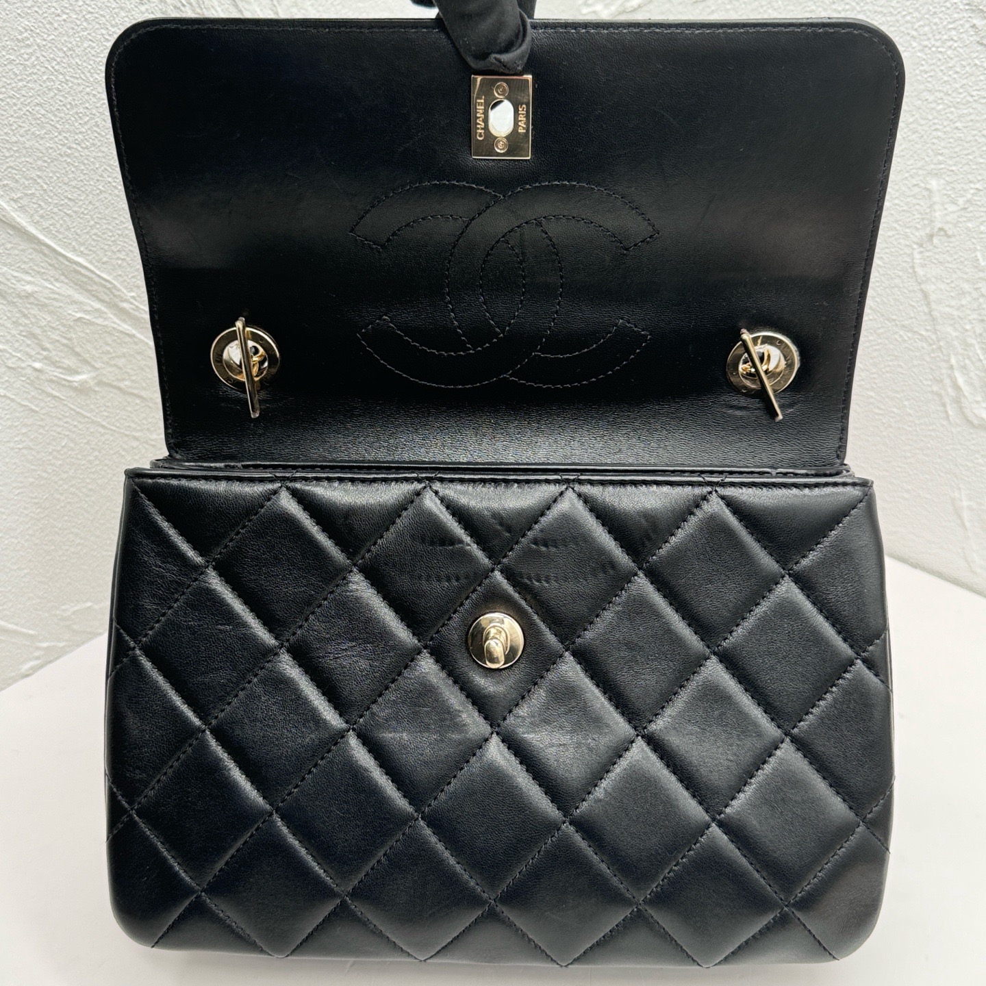 Pre-owned Chanel Small Lambskin Trendy CC Top Handle Bag